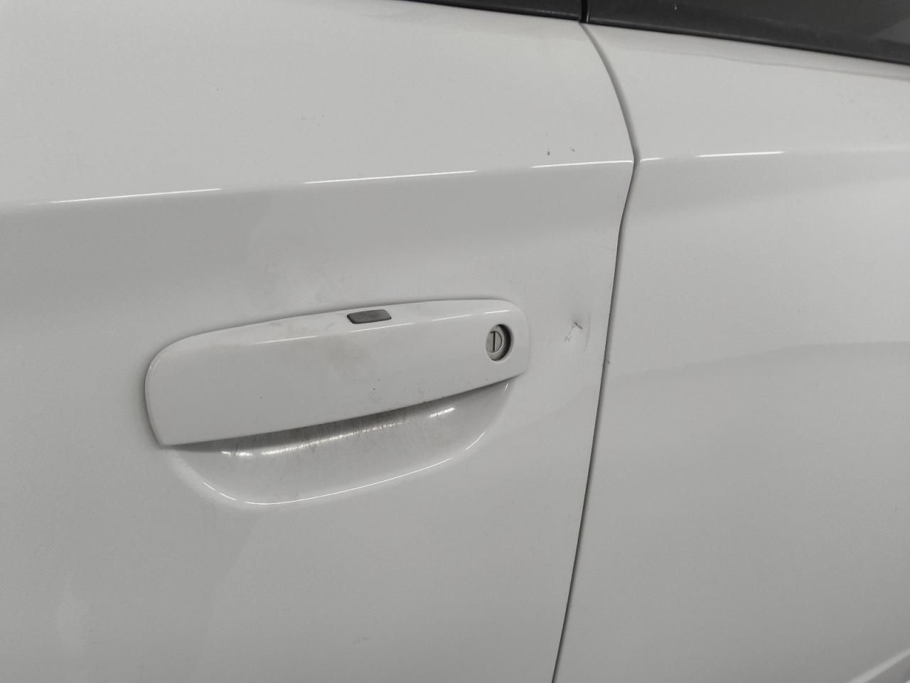 2015 Dodge Charger R/t White vin: 2C3CDXCTXFH741541 Damage: Left Front Door, Dent(S) W/ Paint Dmg, 3 To 4 Inches