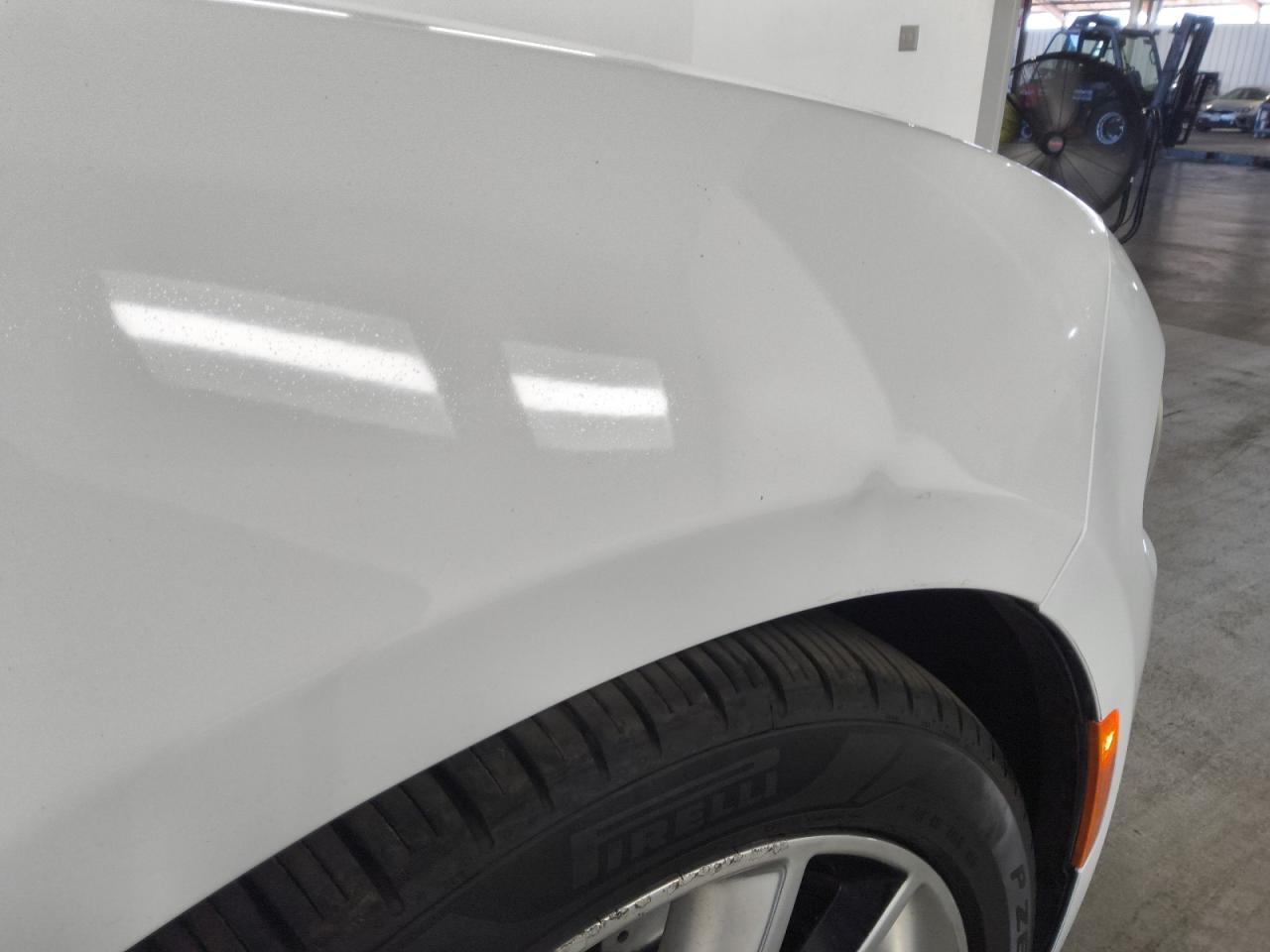 2015 Dodge Charger R/t White vin: 2C3CDXCTXFH741541 Damage: Right Front Fender, Dent(S) W/ Paint Dmg, 4 To 5 Inches