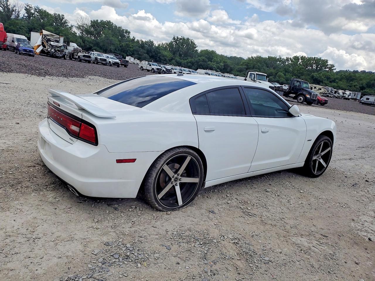 2014 Dodge Charger R White vin: 2C3CDXDT0EH103117