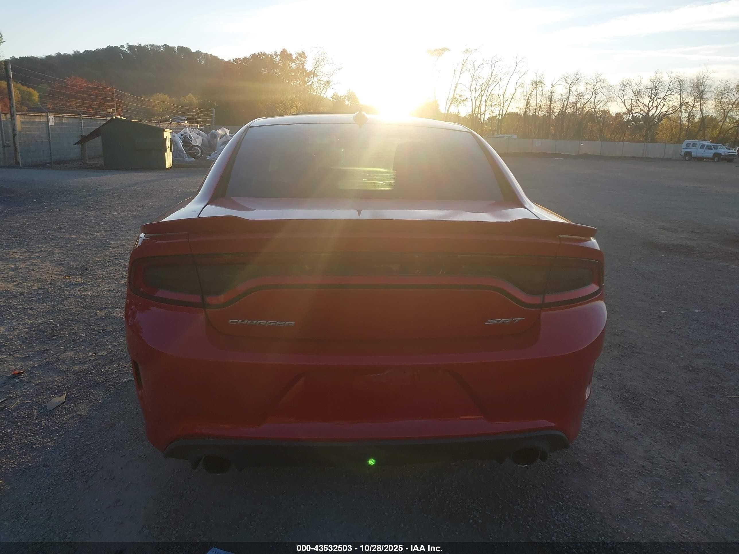 2015 Dodge Charger Srt 392 Red vin: 2C3CDXEJ6FH846458