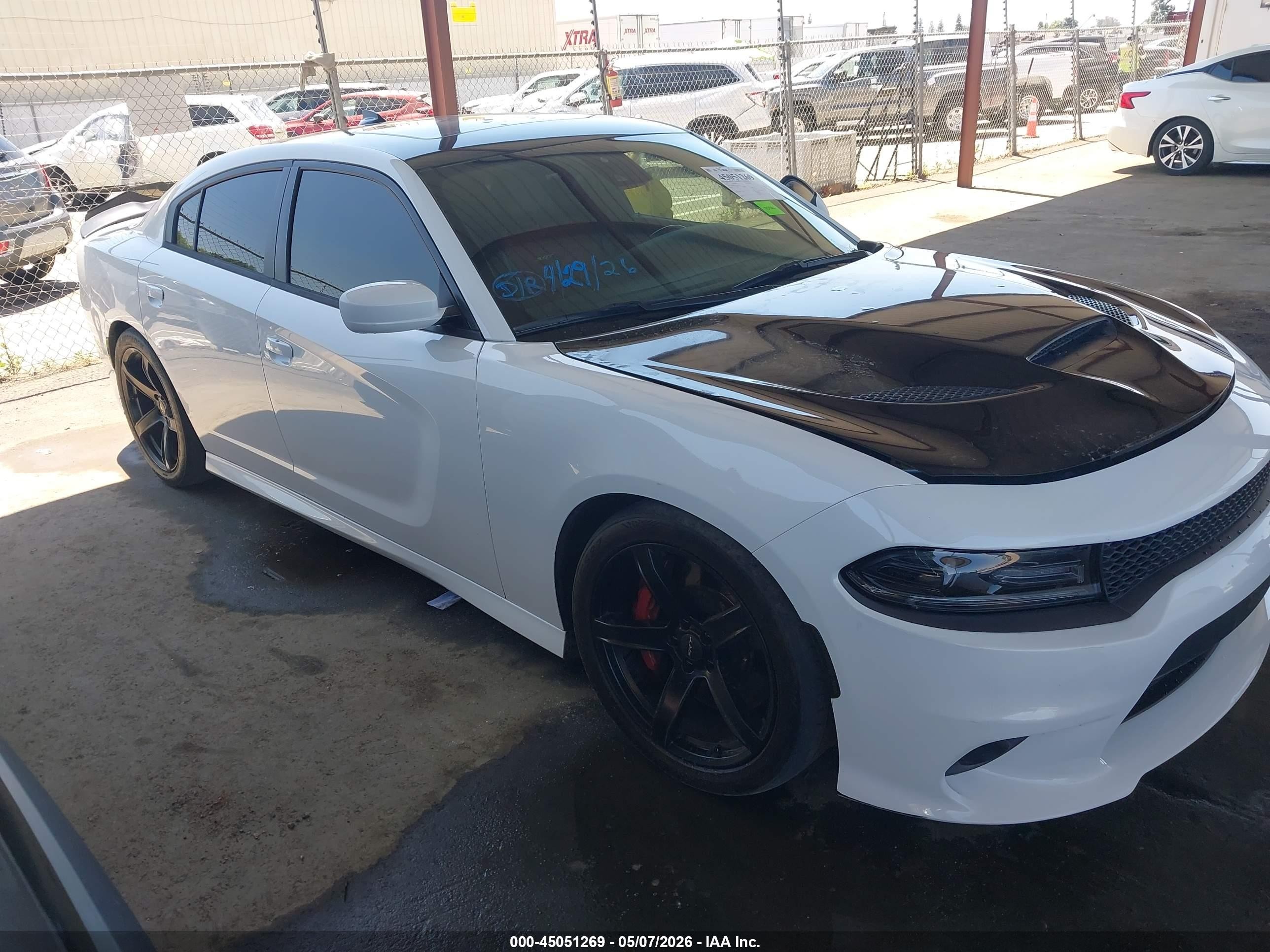 2015 Dodge Charger Srt 392 Белый vin: 2C3CDXEJXFH864932