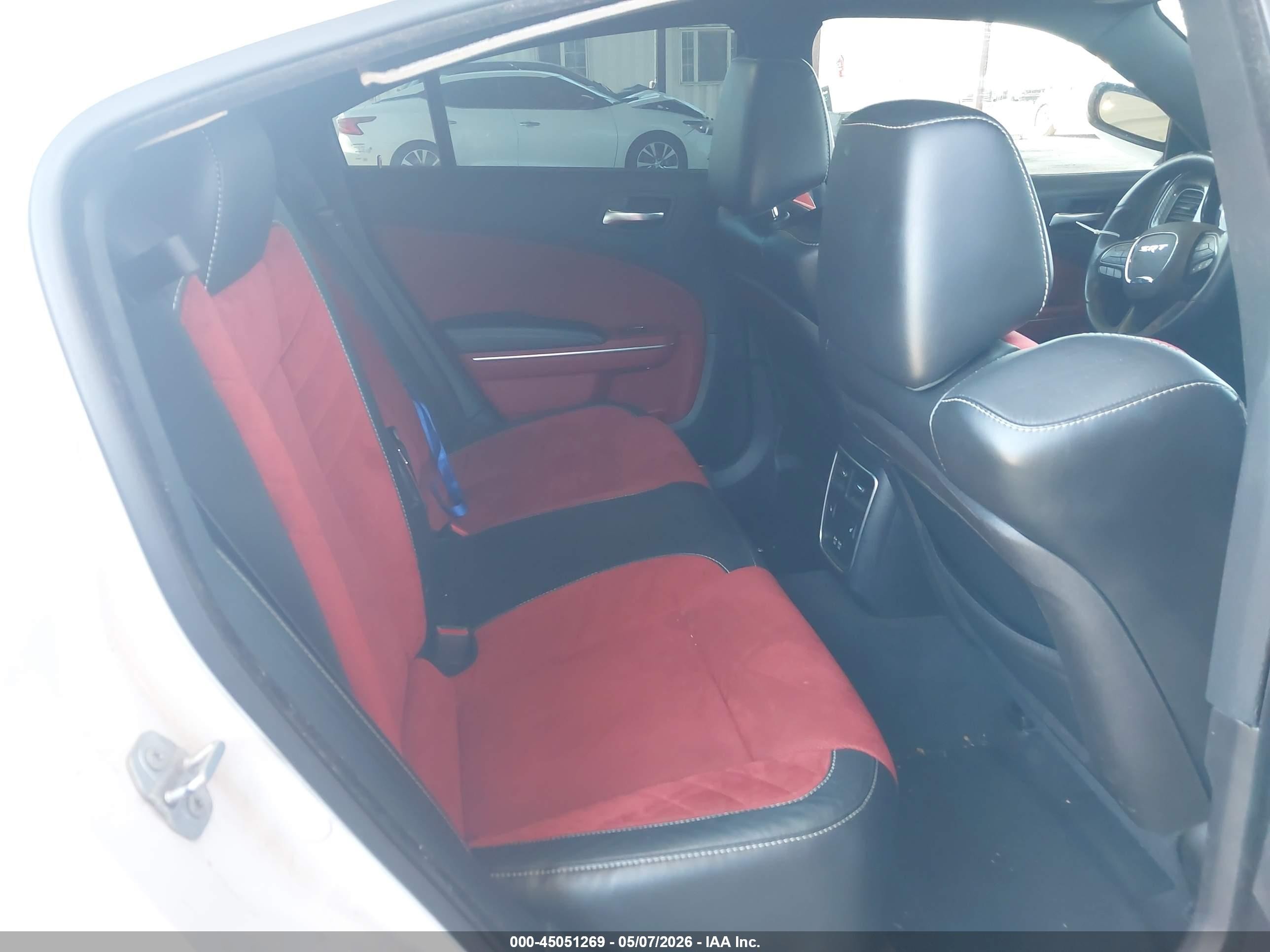 2015 Dodge Charger Srt 392 Белый vin: 2C3CDXEJXFH864932