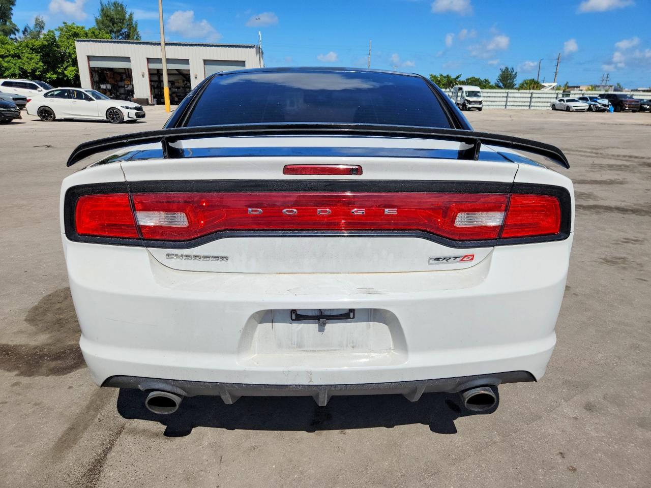 2013 Dodge Charger Super Bee White vin: 2C3CDXGJ7DH660289