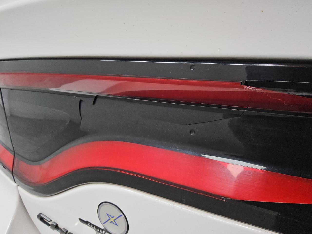 2019 Dodge Charger Scat Pack White vin: 2C3CDXGJ8KH688843 Damage: Left Tail Light, Cracked, Replacement Required