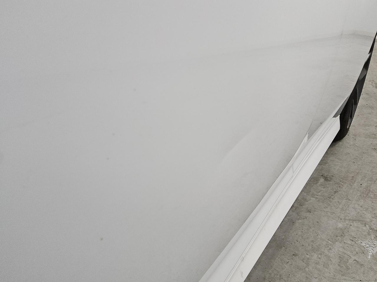 2019 Dodge Charger Scat Pack White vin: 2C3CDXGJ8KH688843 Damage: Left Front Door, Dent(S) W/No Paint Dmg, Pdr-1 Dent