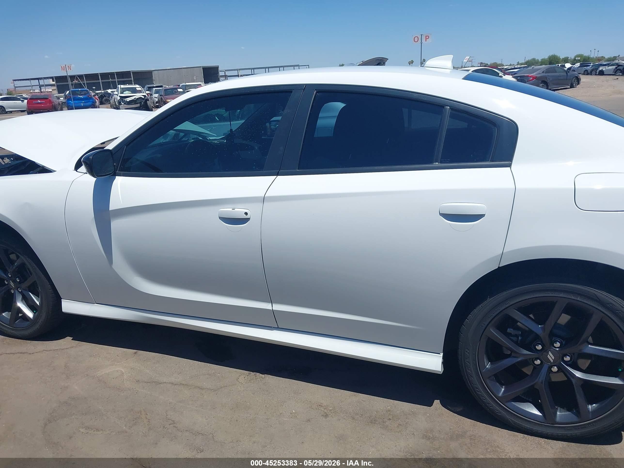 2022 Dodge Charger Gt Rwd White vin: 2C3CDXHG5NH138751