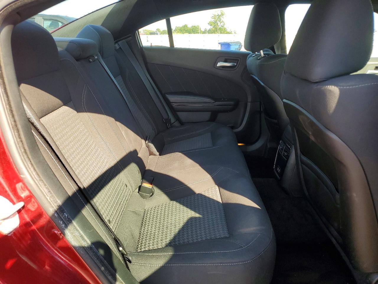 2018 Dodge Charger Sxt Plus Burgundy vin: 2C3CDXHG6JH230252