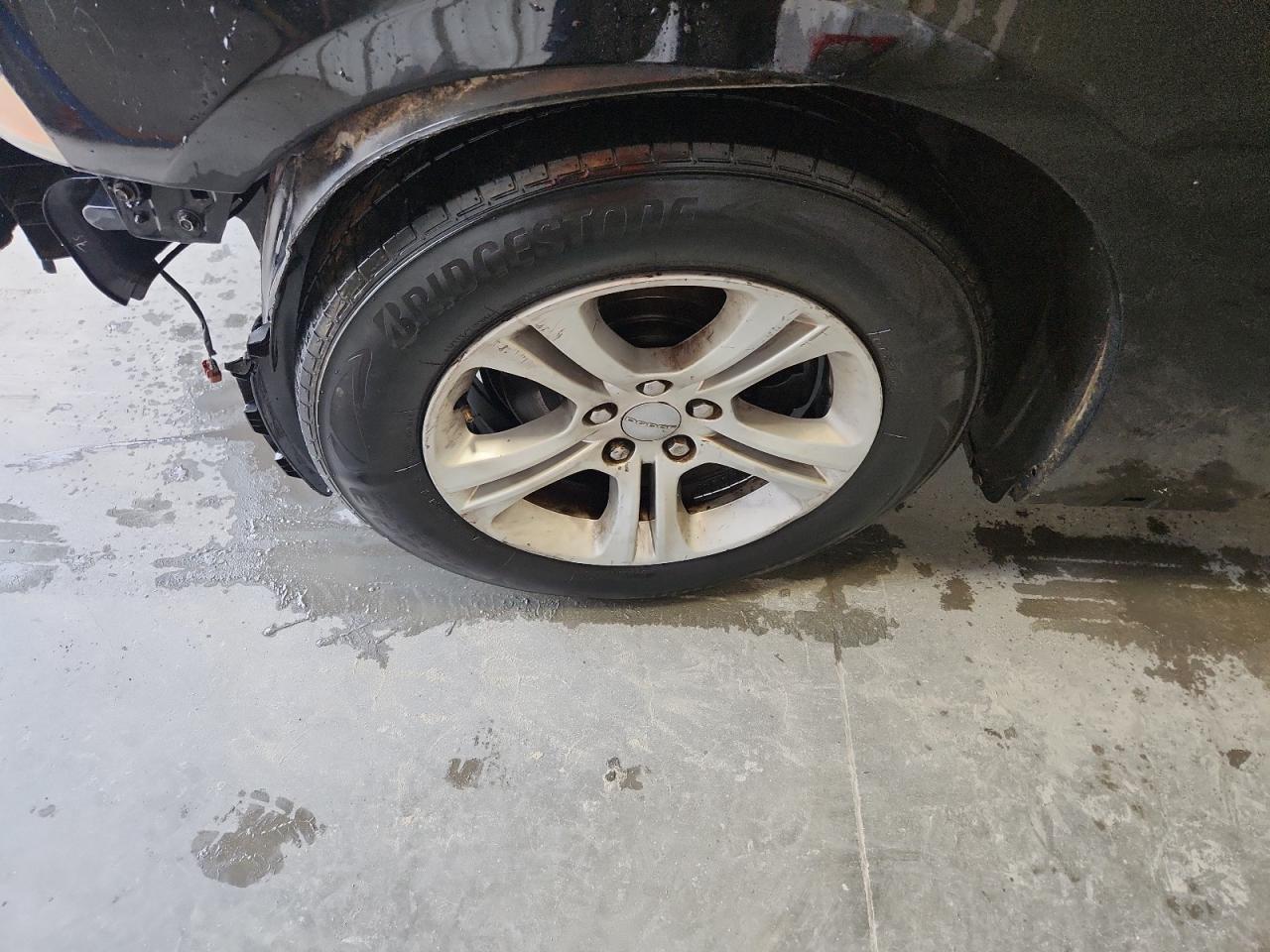 2013 Dodge Charger Sxt Black vin: 2C3CDXHG8DH725511 Damage: Left Front Tire, Worn, Replacement Required