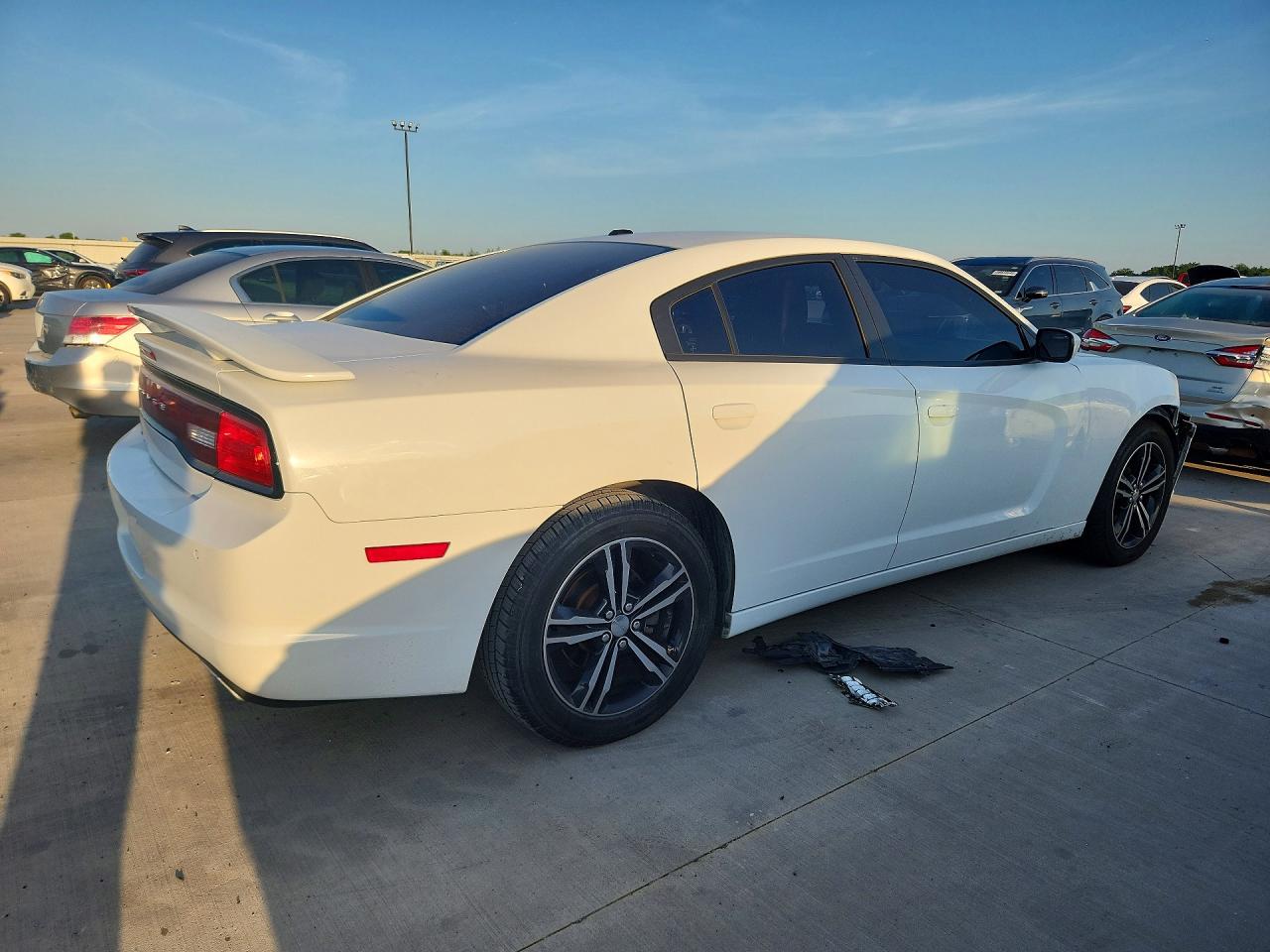 2013 Dodge Charger Sxt White vin: 2C3CDXJG1DH687338