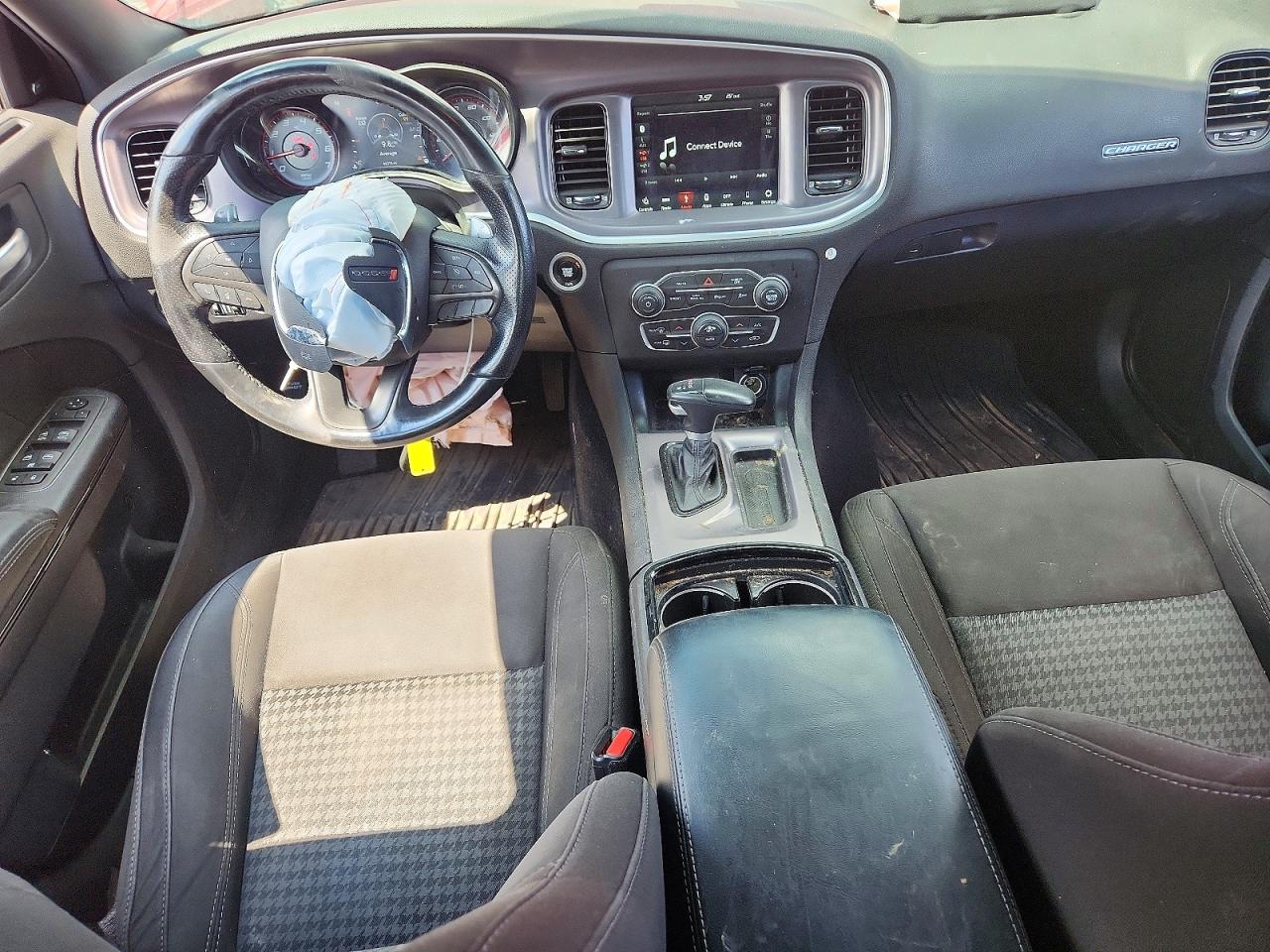 2019 Dodge Charger Sxt Red vin: 2C3CDXJG1KH743405
