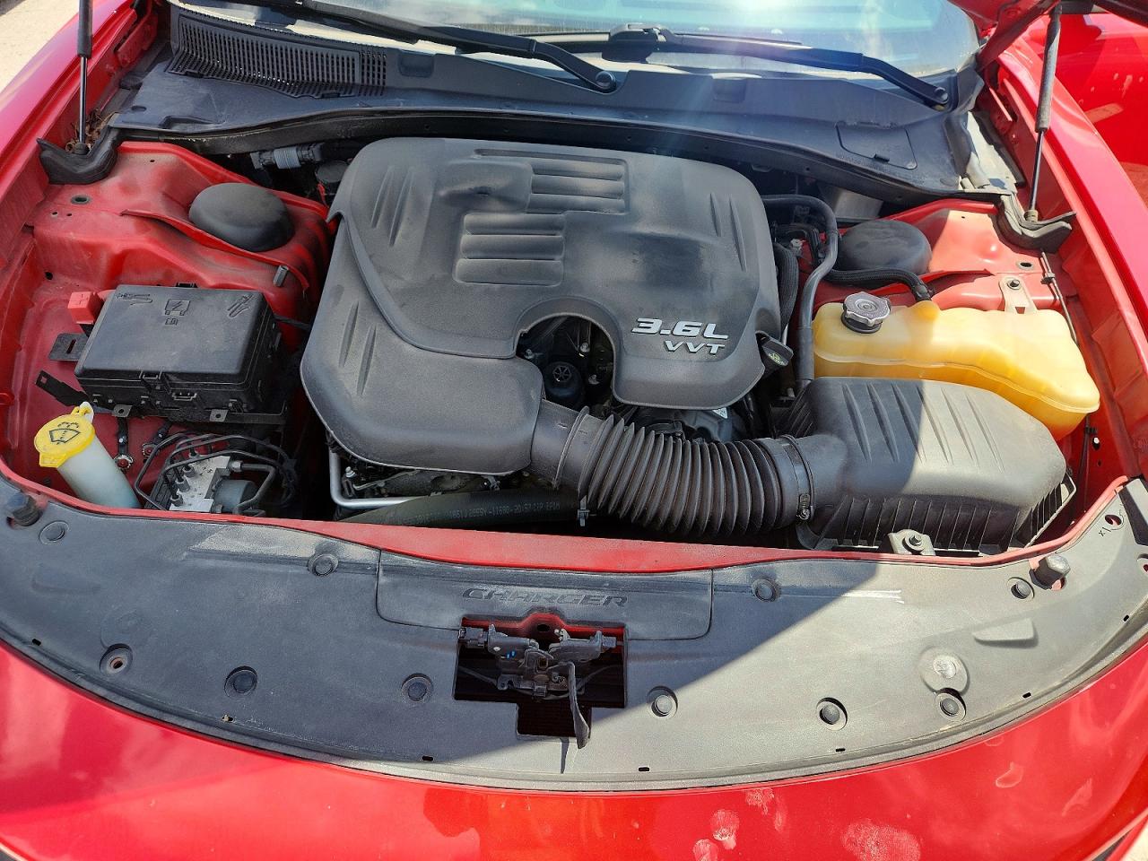 2019 Dodge Charger Sxt Red vin: 2C3CDXJG1KH743405