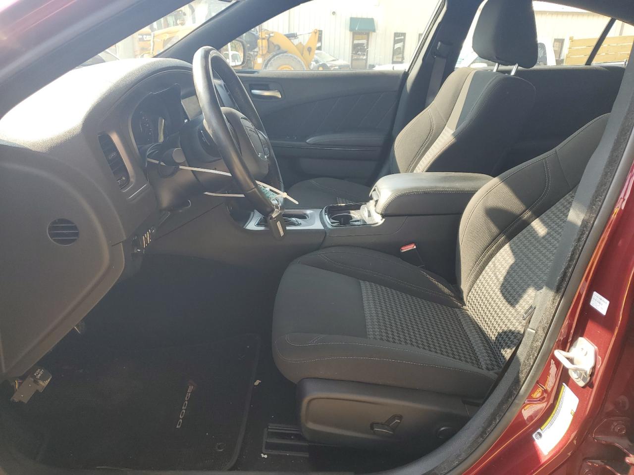 2023 Dodge Charger Sxt Burgundy vin: 2C3CDXJG2PH705897