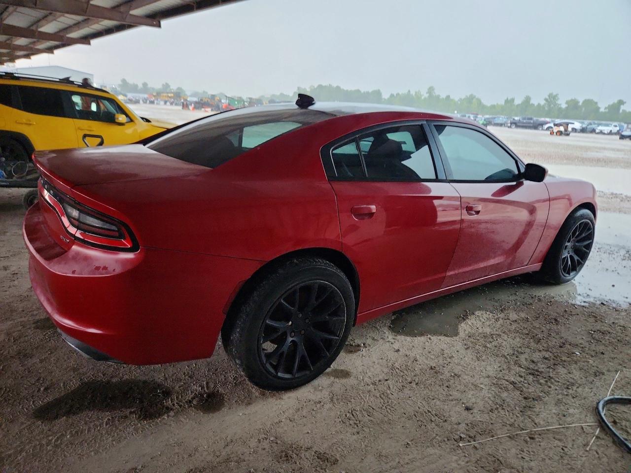 2015 Dodge Charger Sxt Red vin: 2C3CDXJG9FH796181