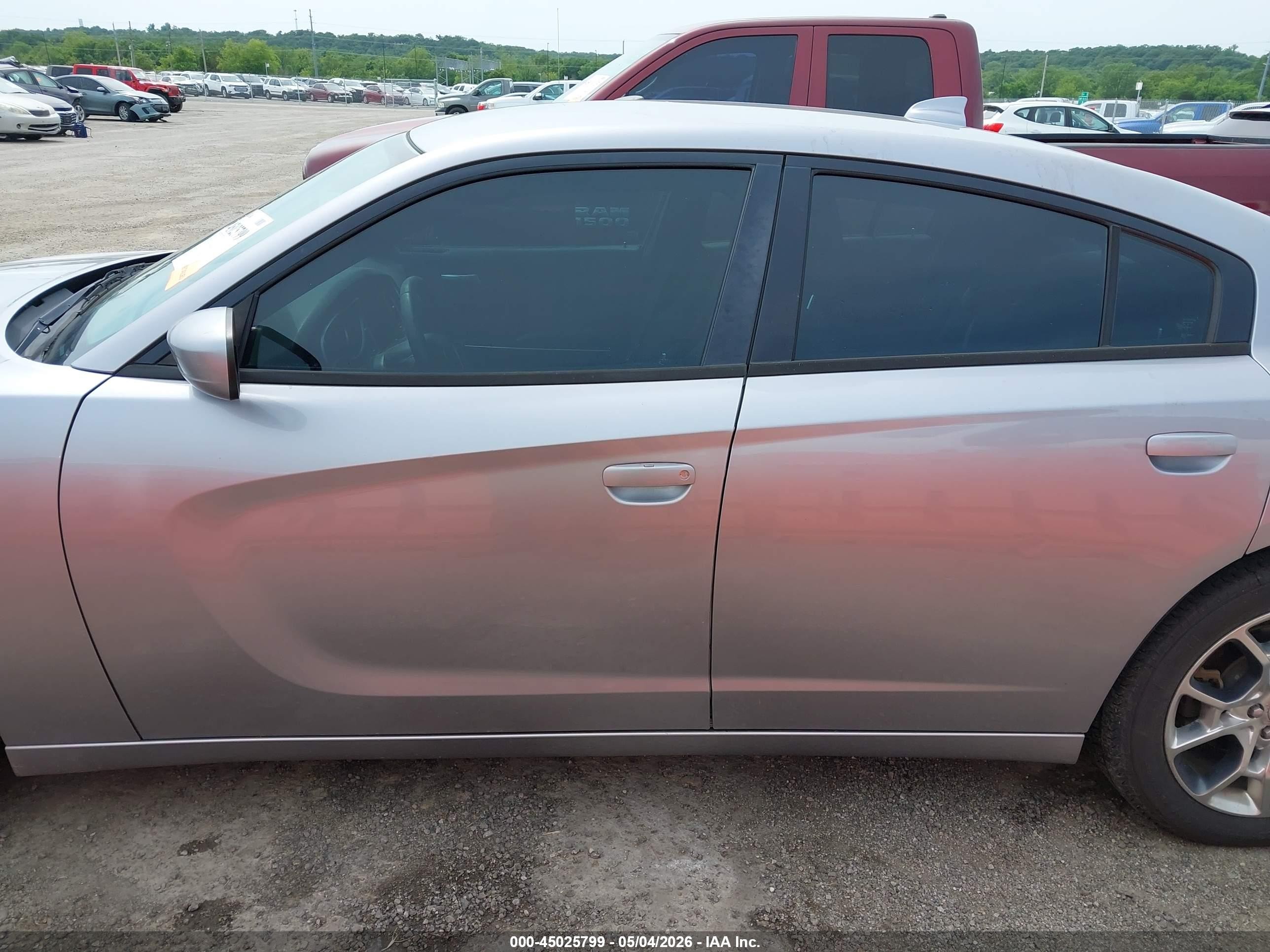 2016 Dodge Charger Sxt Silver vin: 2C3CDXJG9GH252040
