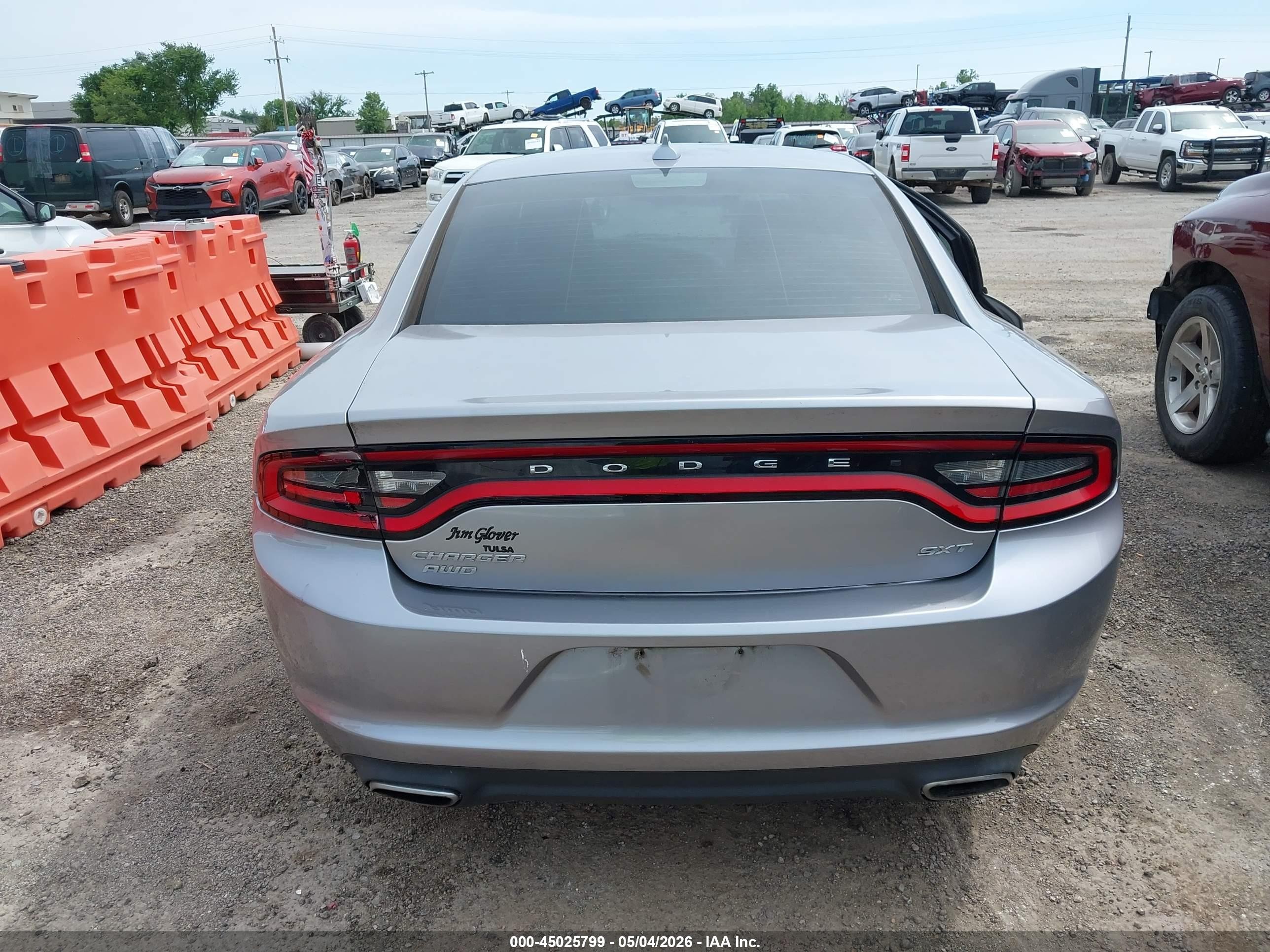 2016 Dodge Charger Sxt Silver vin: 2C3CDXJG9GH252040