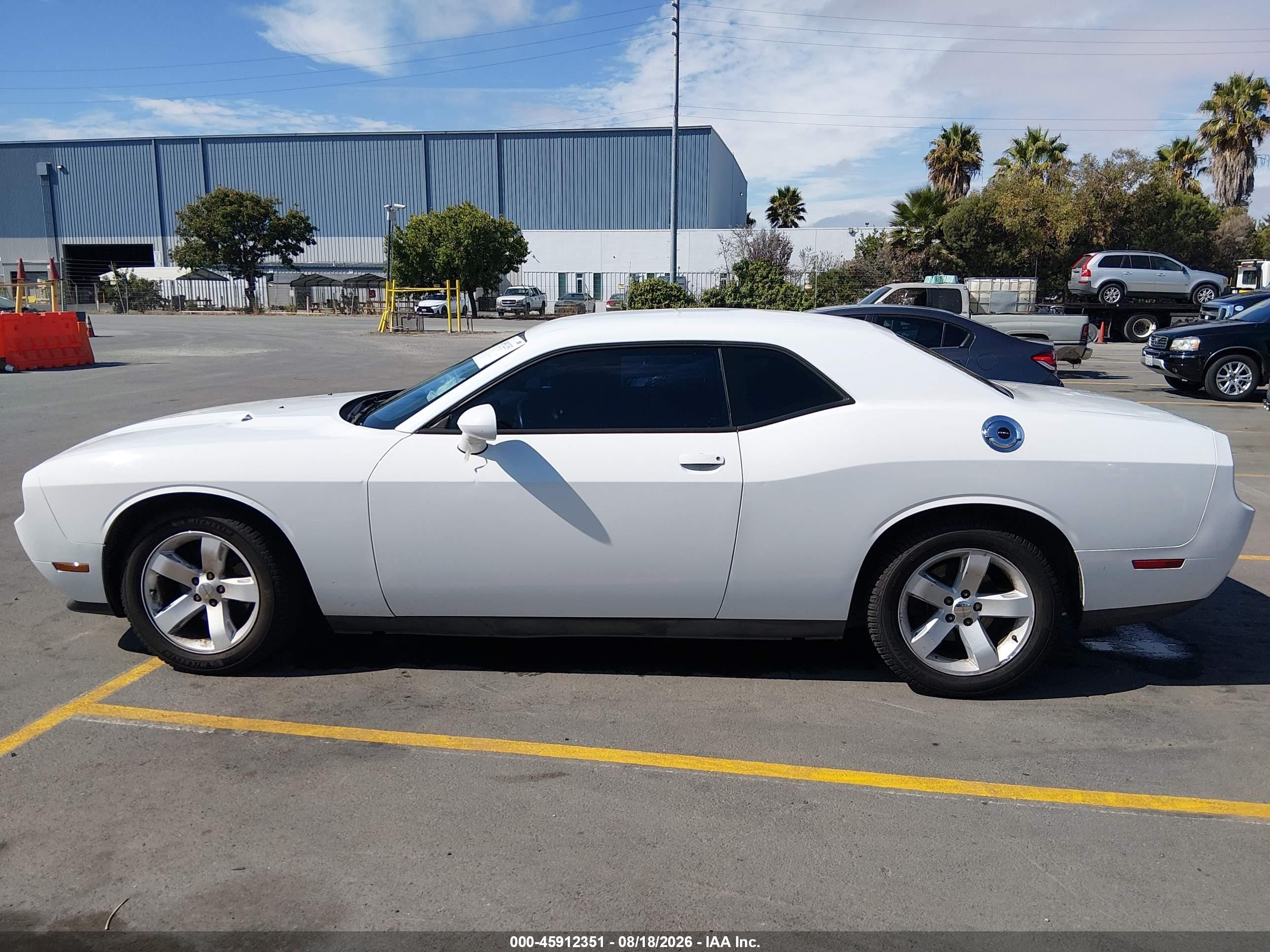 2012 Dodge Challenger Sxt Белый vin: 2C3CDYAG0CH258745