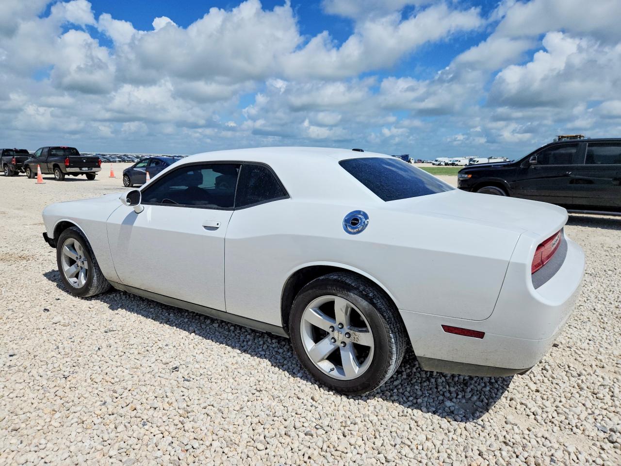 2013 Dodge Challenger Sxt White vin: 2C3CDYAG0DH552065