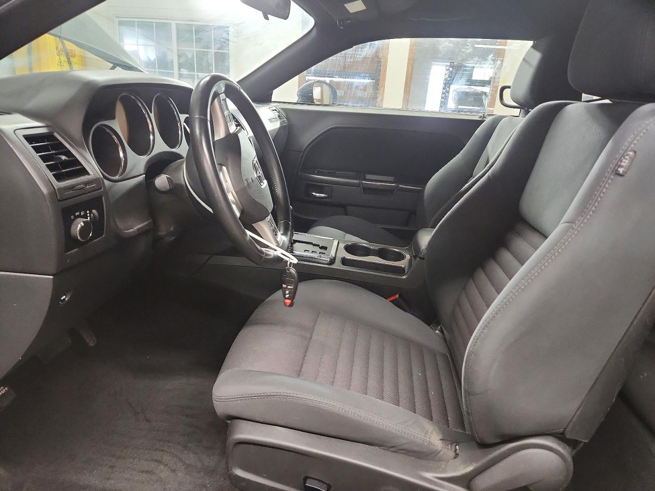 2012 Dodge Challenger Sxt Black vin: 2C3CDYAG1CH104979