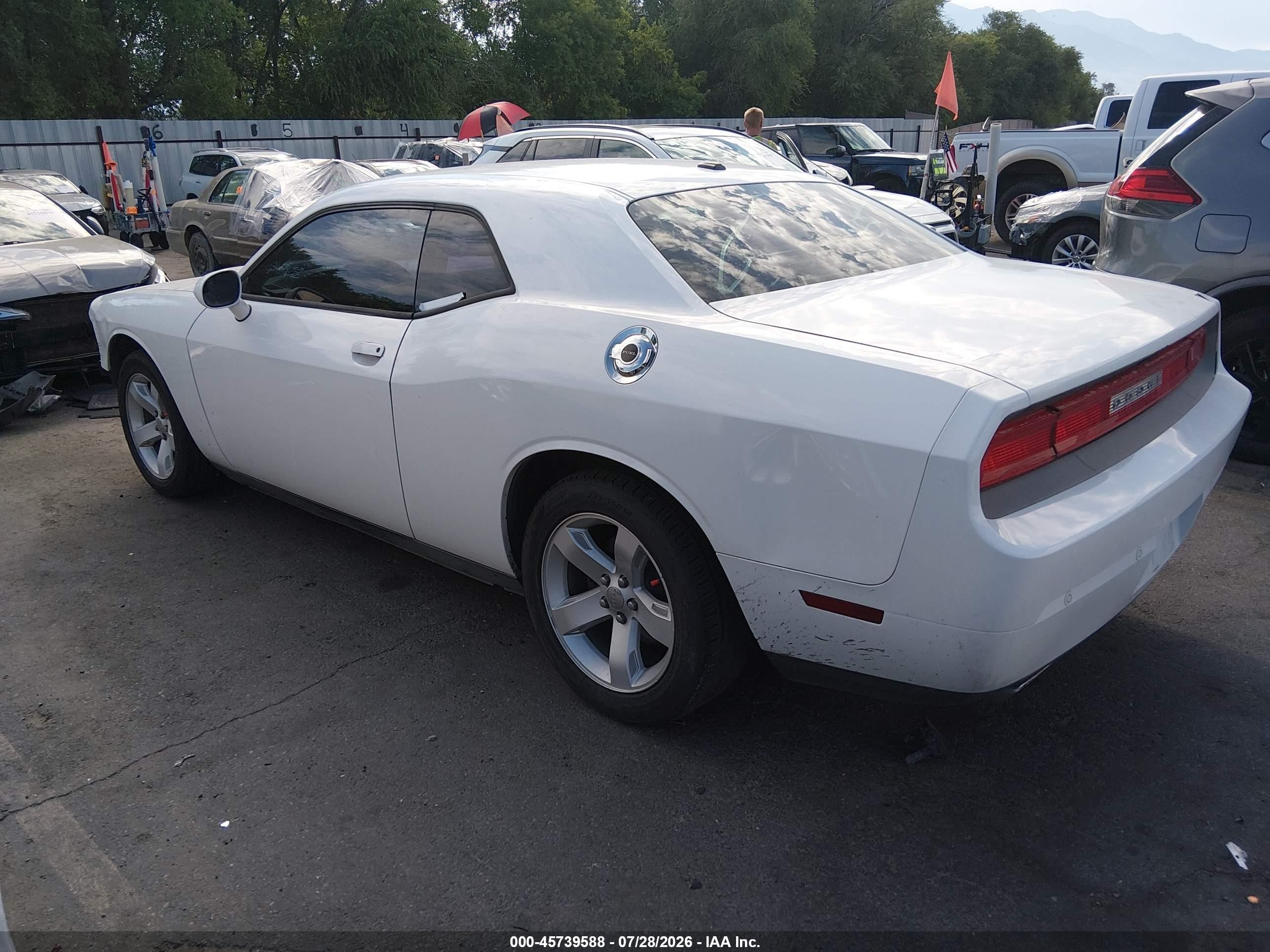 2013 Dodge Challenger Sxt White vin: 2C3CDYAG1DH511878