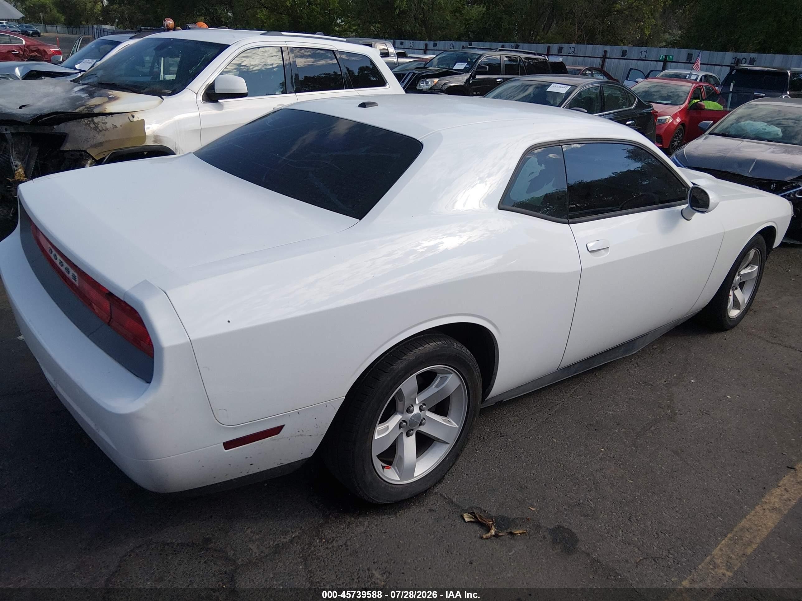 2013 Dodge Challenger Sxt White vin: 2C3CDYAG1DH511878