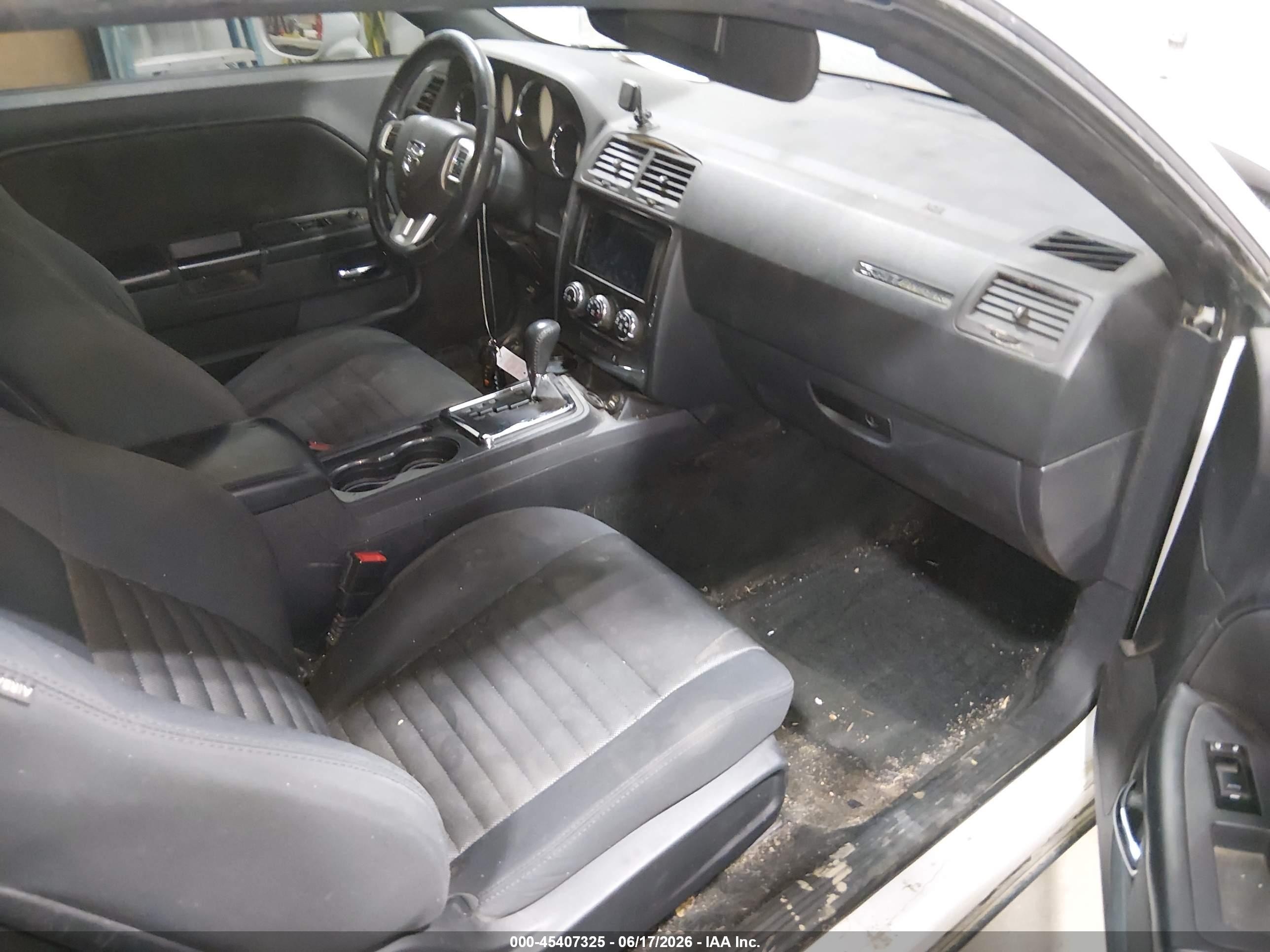2013 Dodge Challenger Sxt White vin: 2C3CDYAG1DH648853