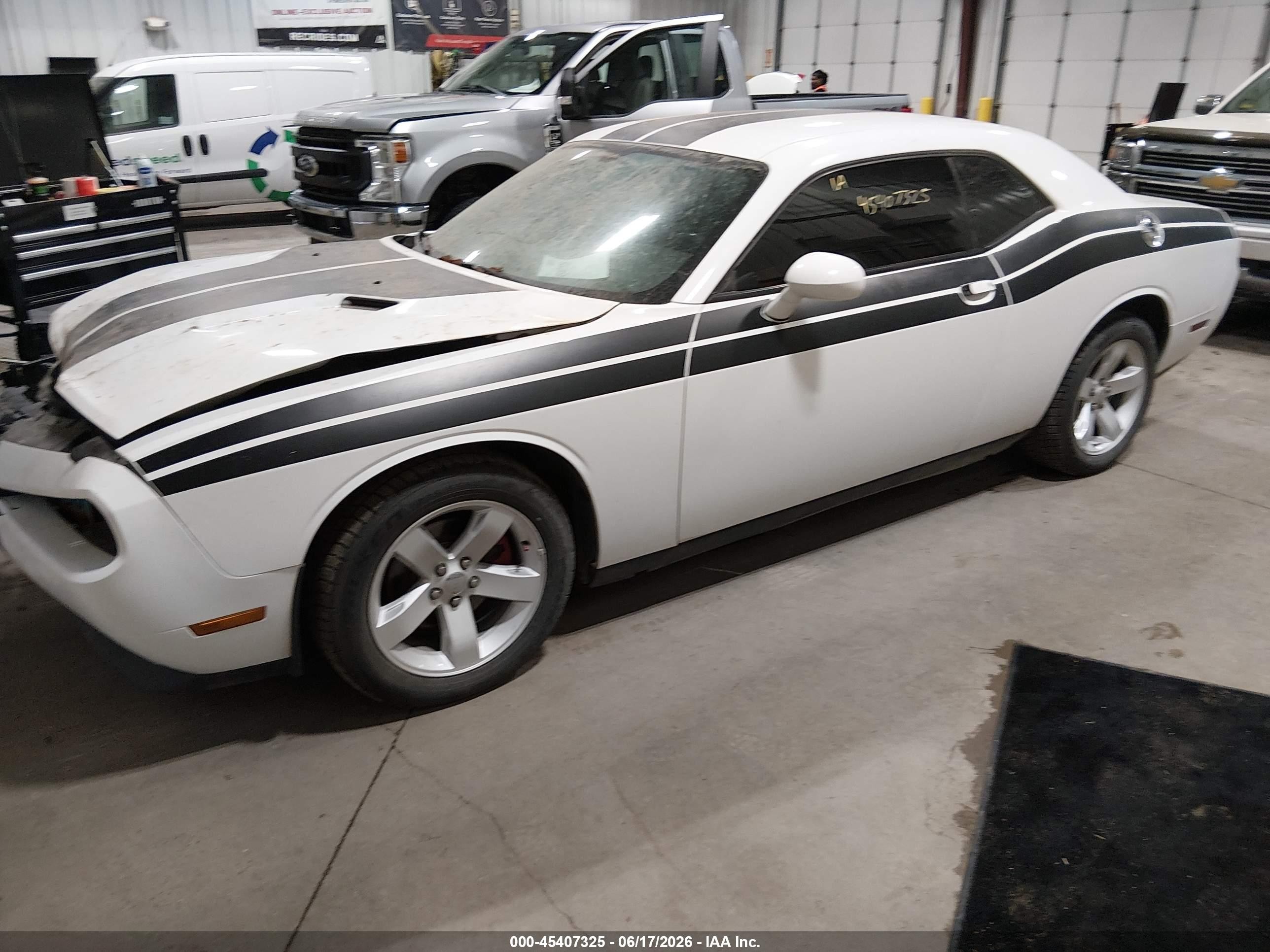 2013 Dodge Challenger Sxt White vin: 2C3CDYAG1DH648853