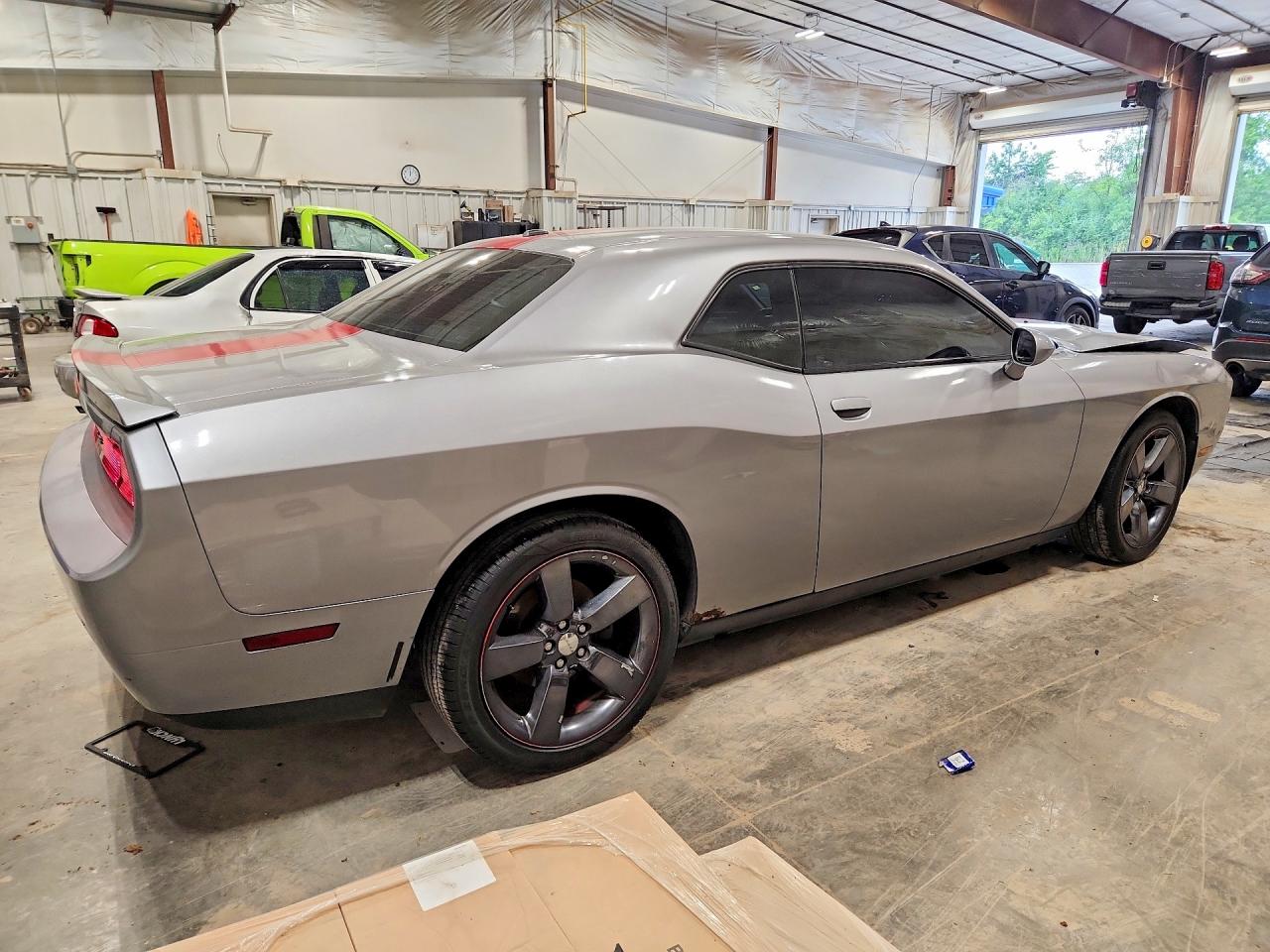 2013 Dodge Challenger Sxt Серебряный vin: 2C3CDYAG1DH670979