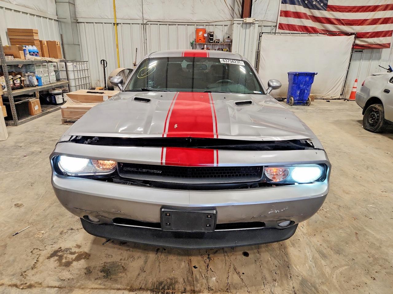 2013 Dodge Challenger Sxt Серебряный vin: 2C3CDYAG1DH670979