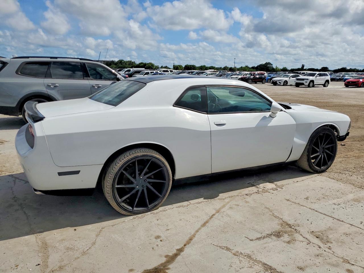 2014 Dodge Challenger Sxt White vin: 2C3CDYAG1EH149567
