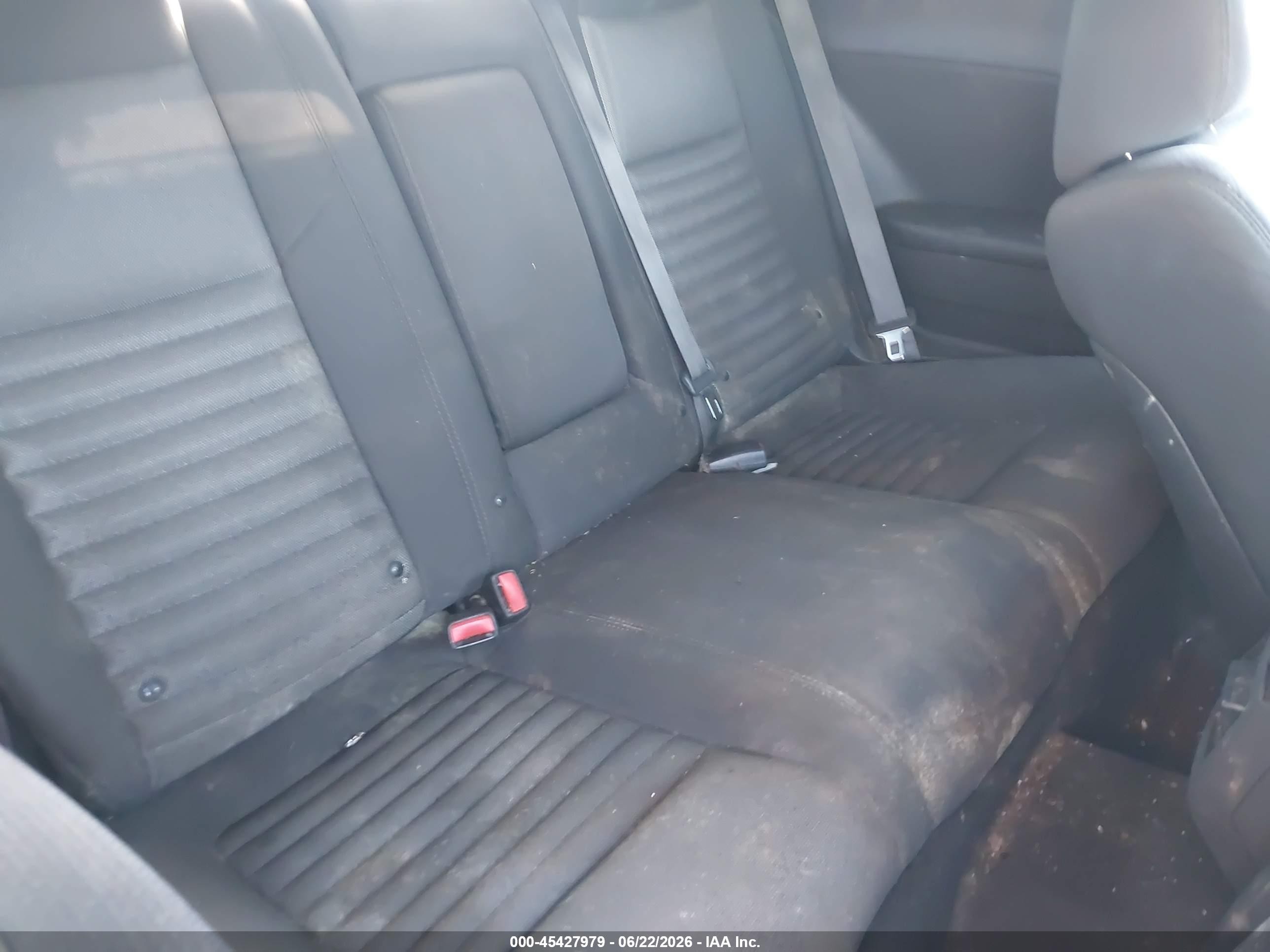 2014 Dodge Challenger Sxt Silver vin: 2C3CDYAG1EH153540