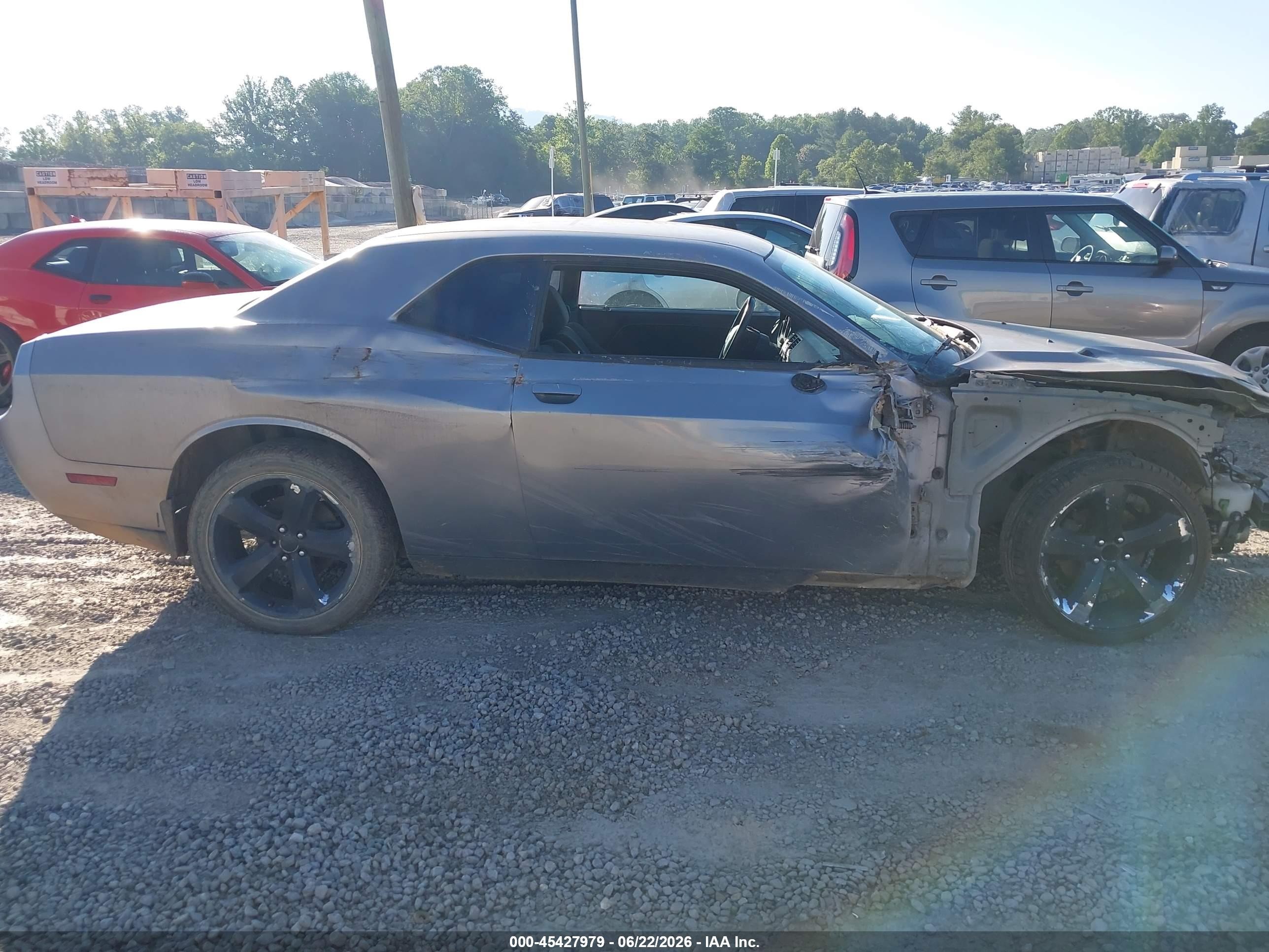 2014 Dodge Challenger Sxt Silver vin: 2C3CDYAG1EH153540