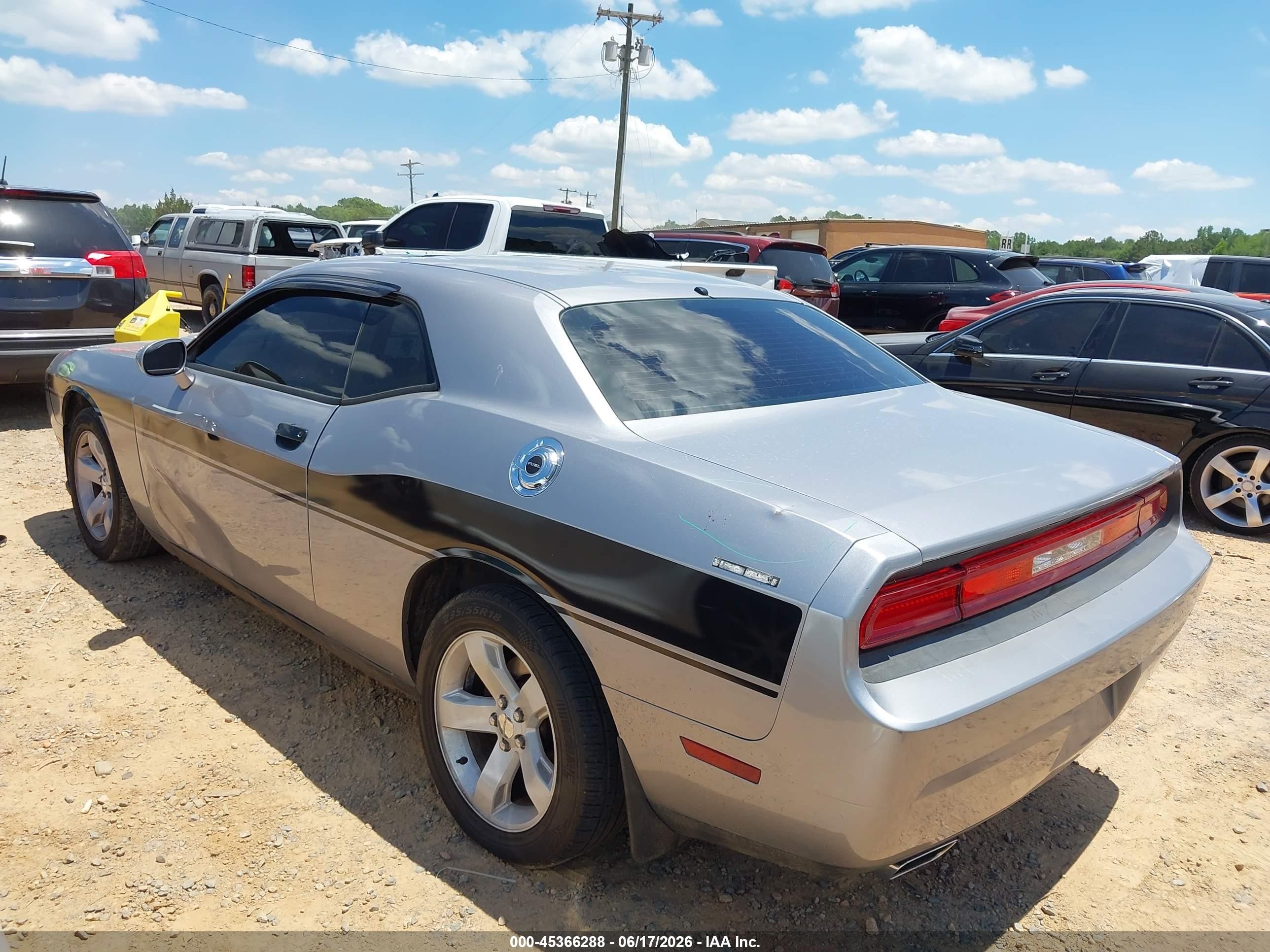 2014 Dodge Challenger Sxt Silver vin: 2C3CDYAG1EH177014