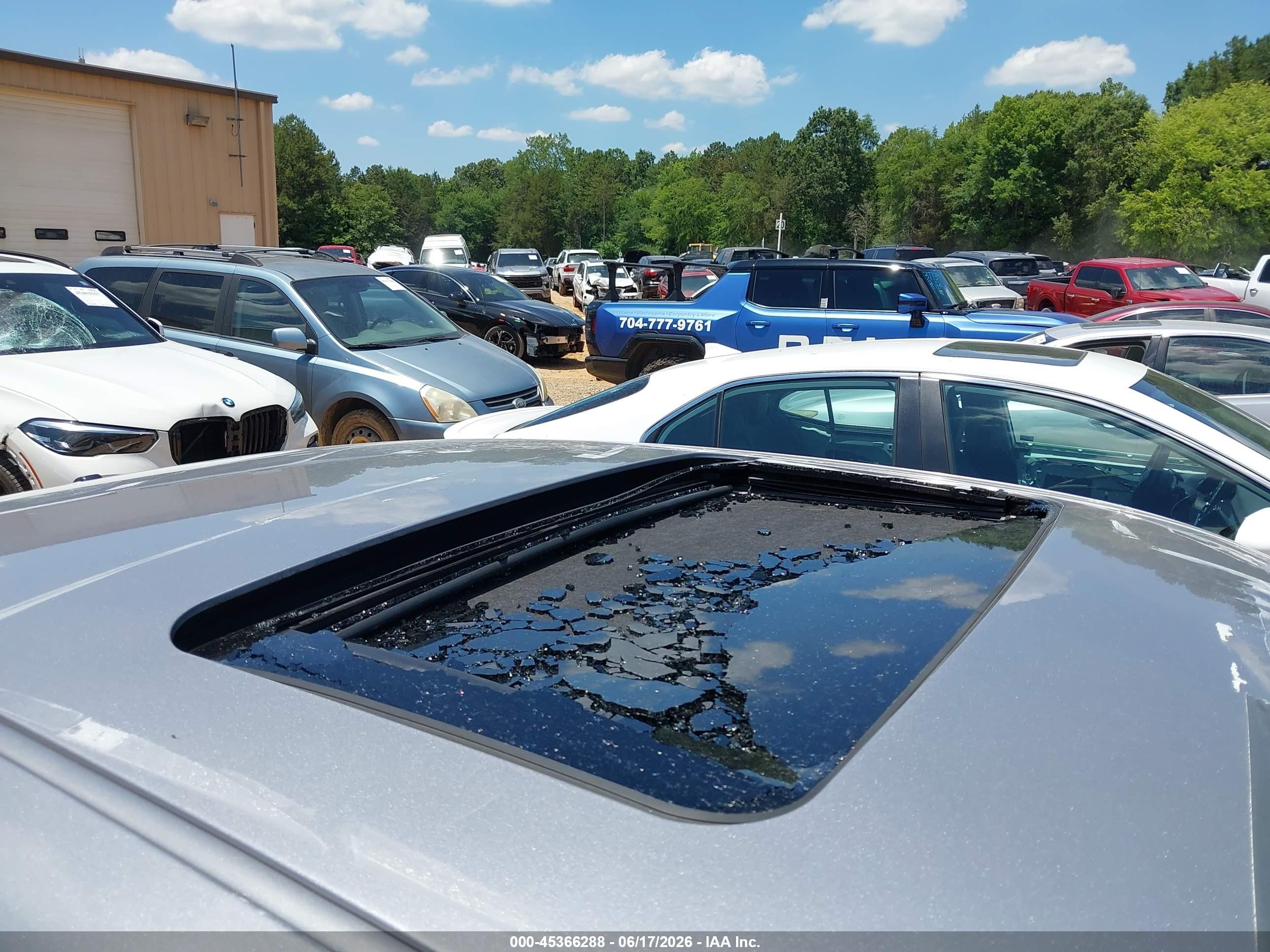2014 Dodge Challenger Sxt Silver vin: 2C3CDYAG1EH177014
