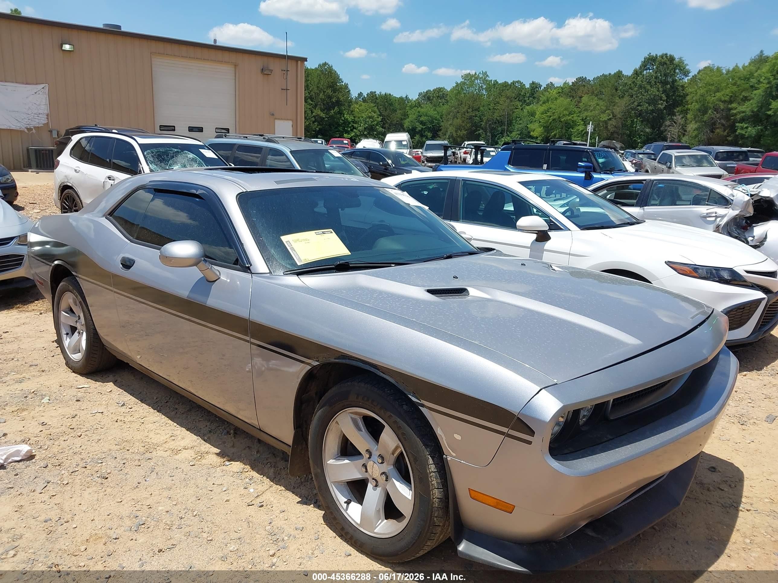 2014 Dodge Challenger Sxt Silver vin: 2C3CDYAG1EH177014