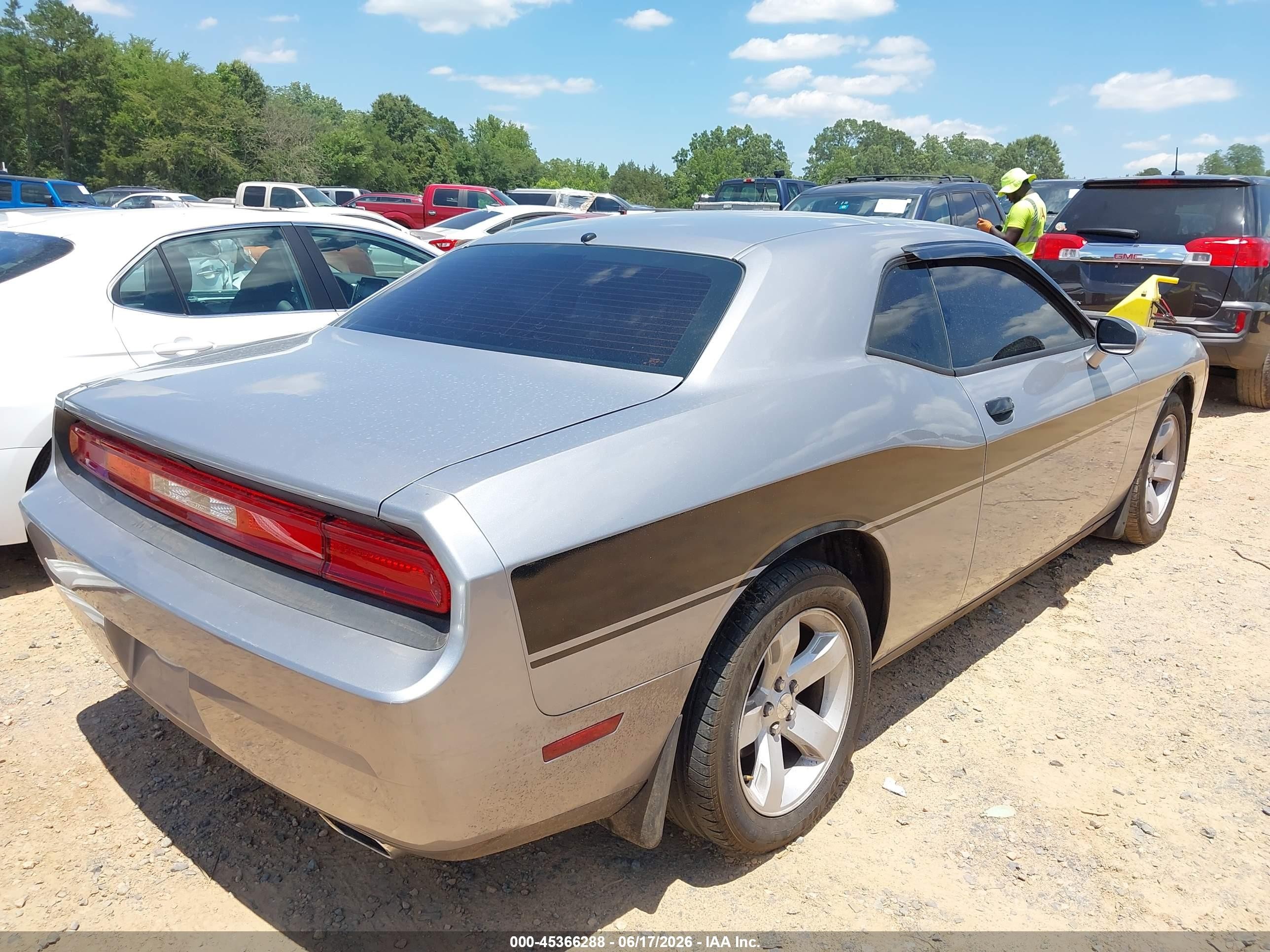 2014 Dodge Challenger Sxt Silver vin: 2C3CDYAG1EH177014