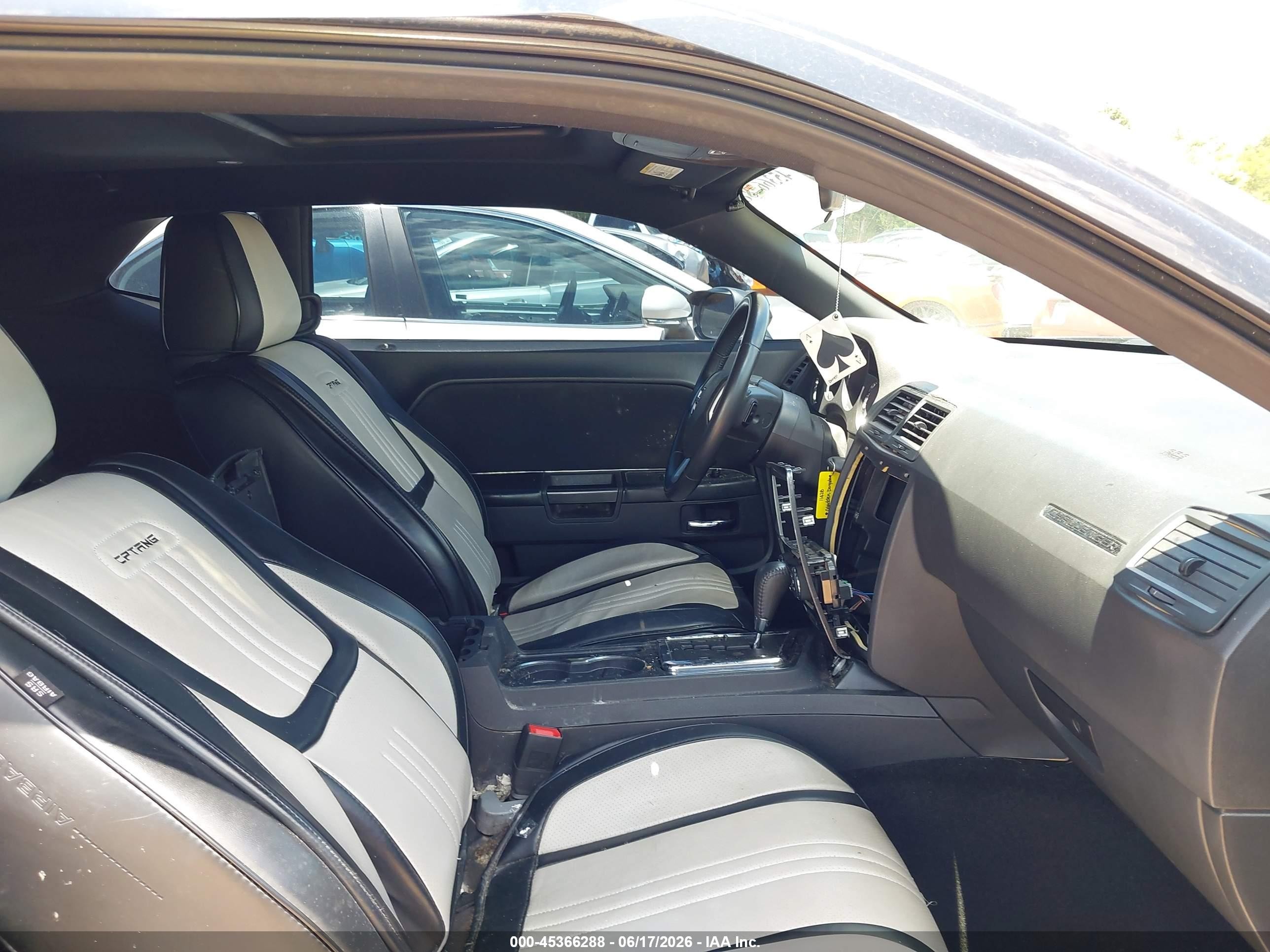 2014 Dodge Challenger Sxt Silver vin: 2C3CDYAG1EH177014