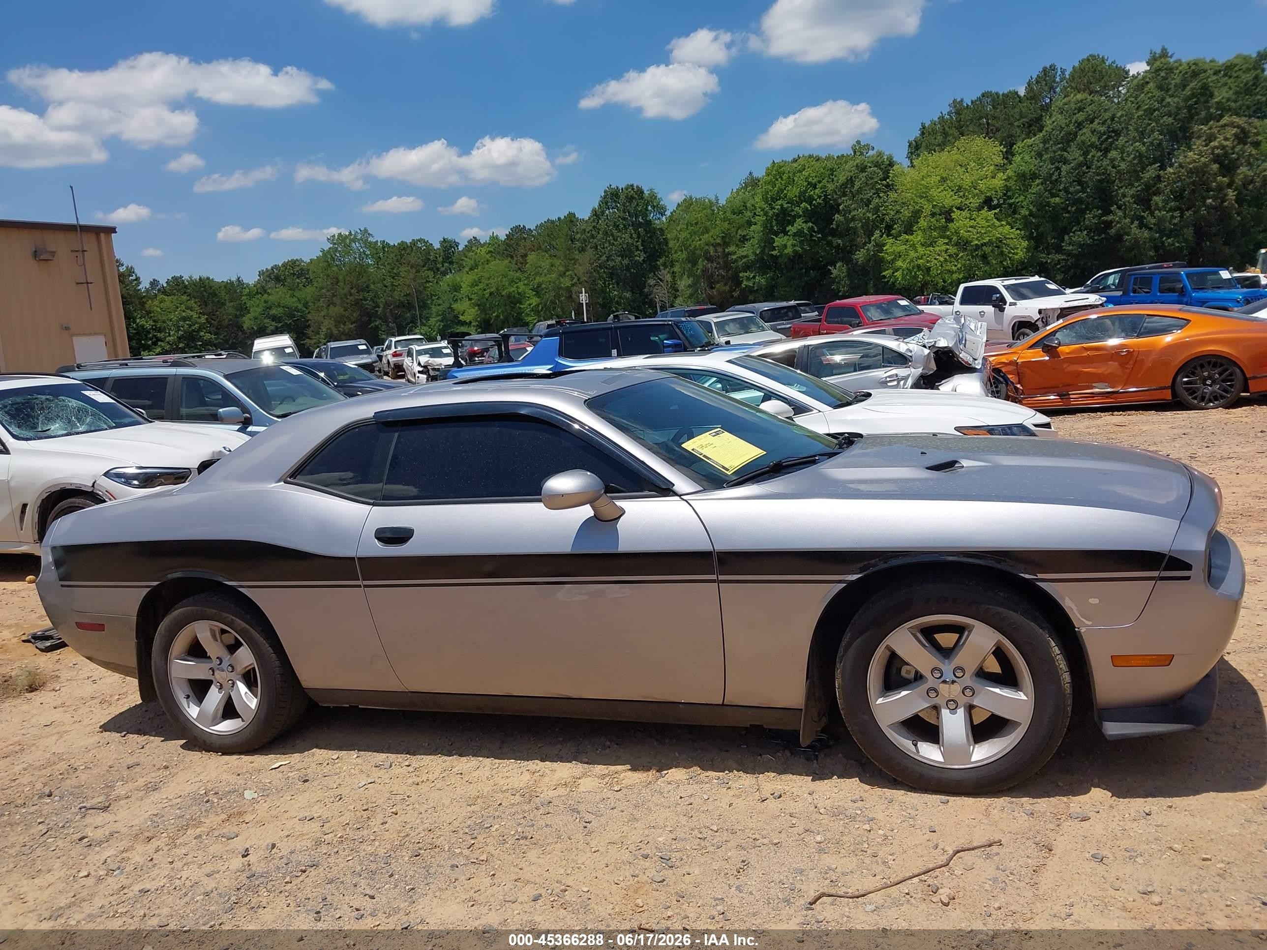 2014 Dodge Challenger Sxt Silver vin: 2C3CDYAG1EH177014