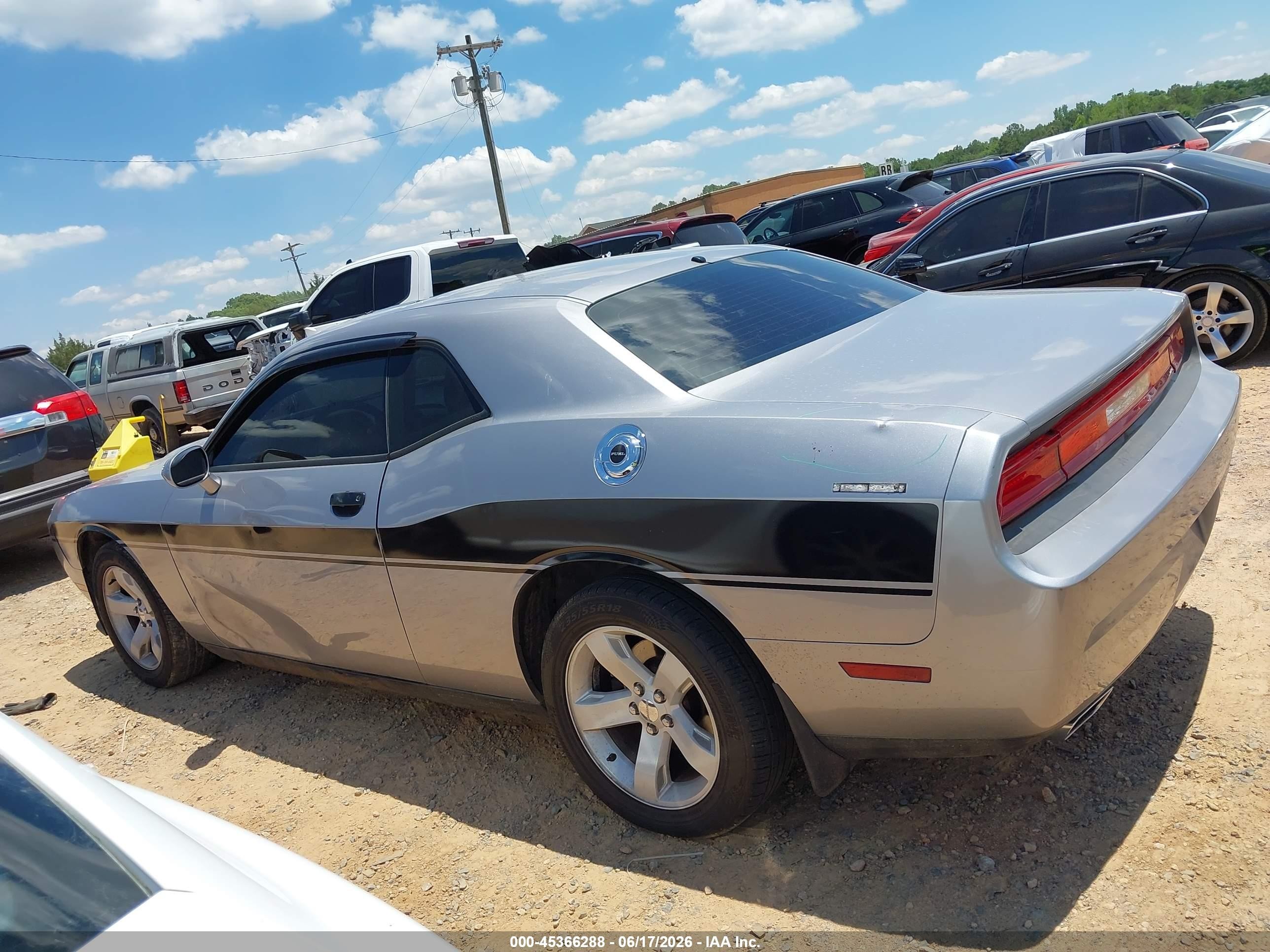 2014 Dodge Challenger Sxt Silver vin: 2C3CDYAG1EH177014
