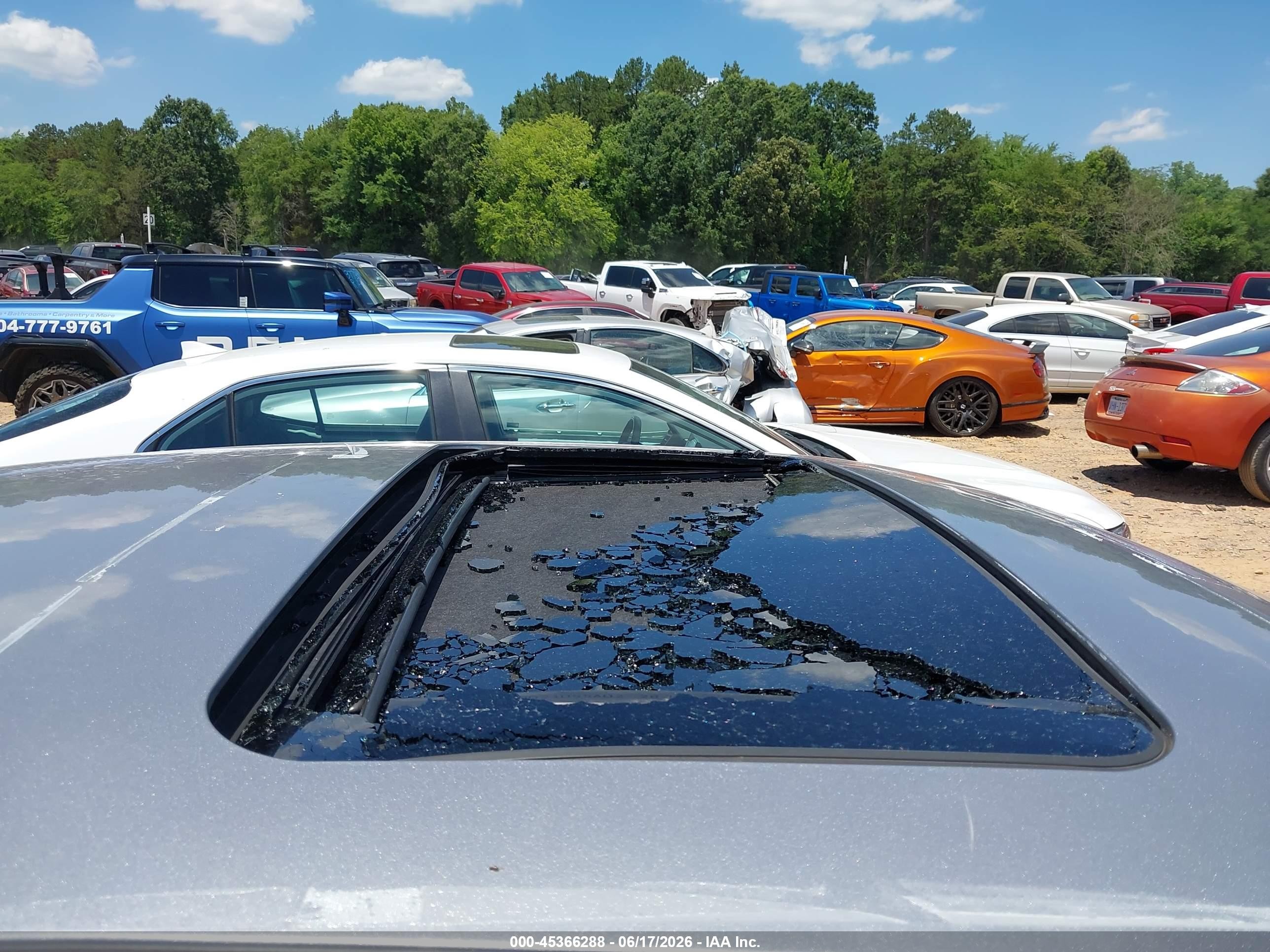 2014 Dodge Challenger Sxt Silver vin: 2C3CDYAG1EH177014