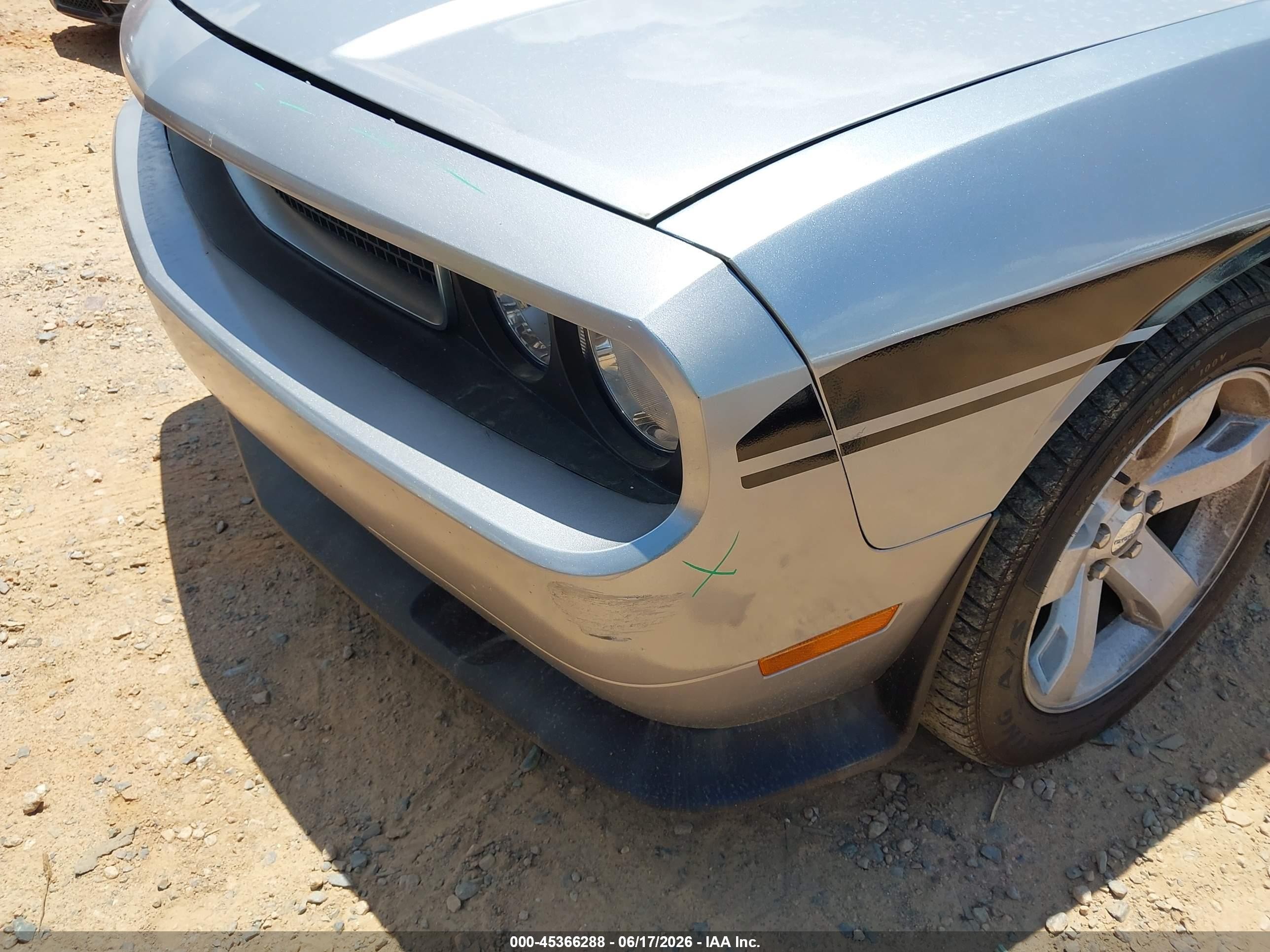 2014 Dodge Challenger Sxt Silver vin: 2C3CDYAG1EH177014