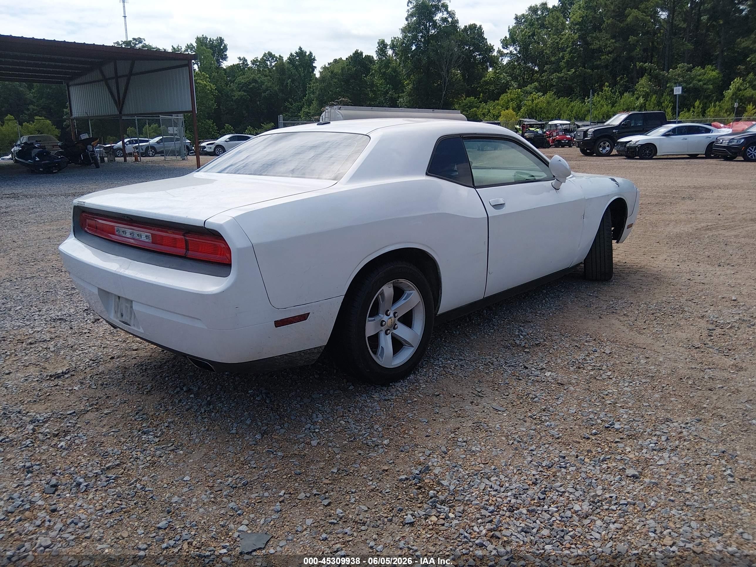 2014 Dodge Challenger Sxt White vin: 2C3CDYAG1EH249782