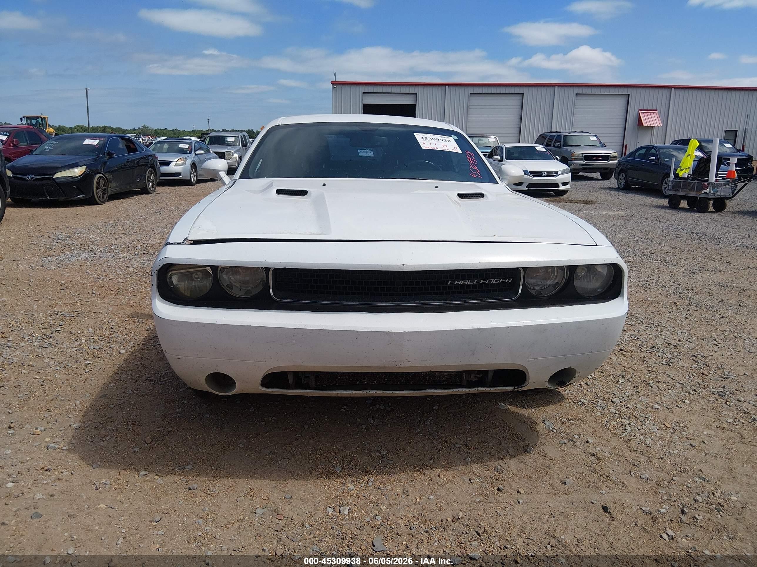 2014 Dodge Challenger Sxt White vin: 2C3CDYAG1EH249782