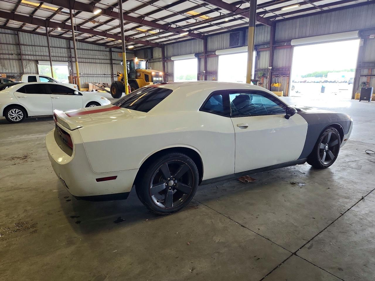 2013 Dodge Challenger Sxt White vin: 2C3CDYAG2DH579140