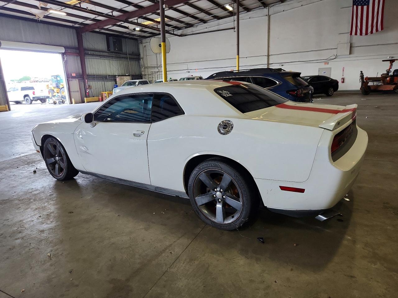 2013 Dodge Challenger Sxt White vin: 2C3CDYAG2DH579140