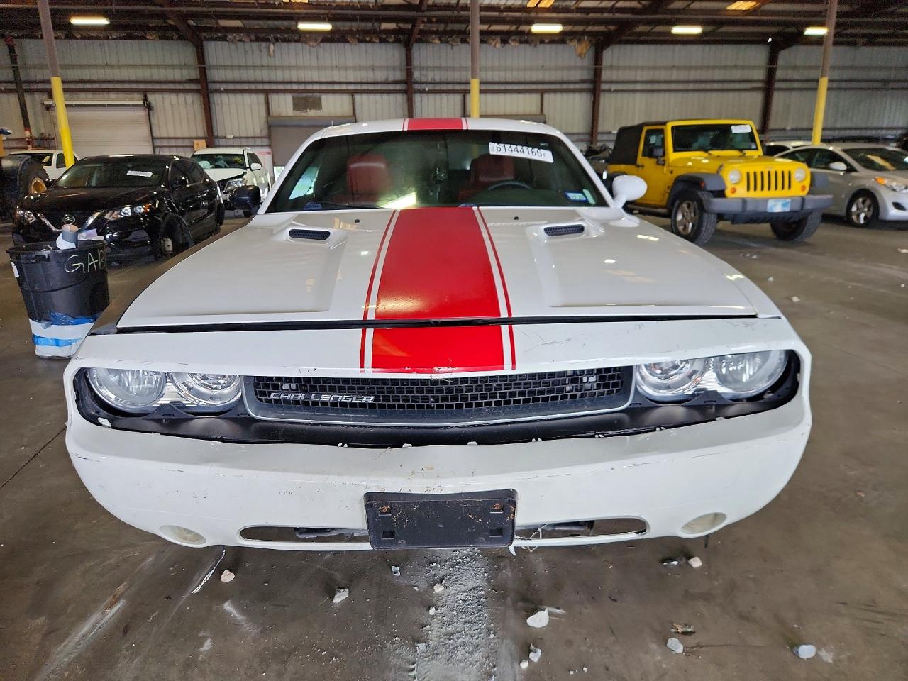 2013 Dodge Challenger Sxt White vin: 2C3CDYAG2DH579140