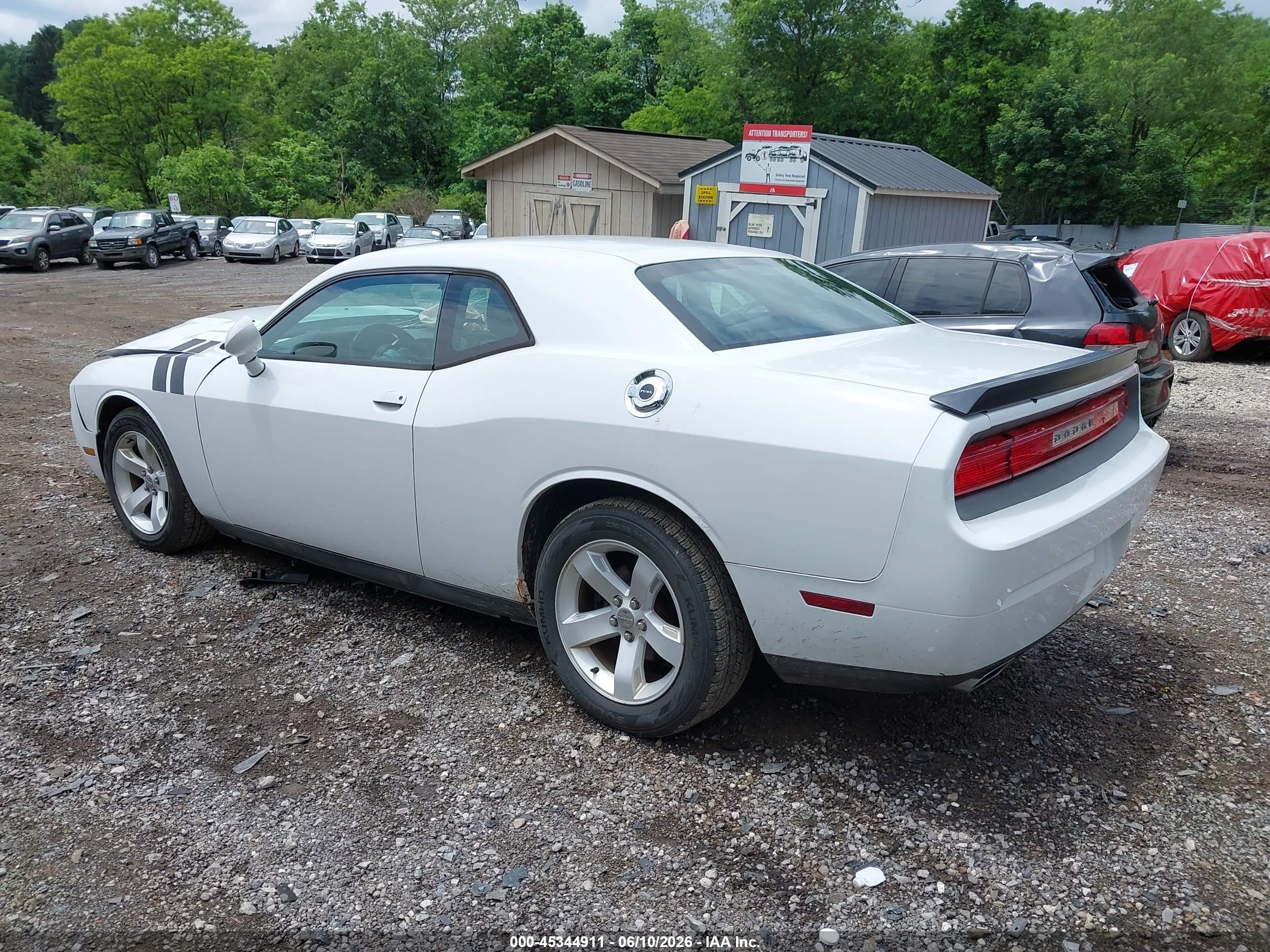 2014 Dodge Challenger Sxt White vin: 2C3CDYAG2EH126864