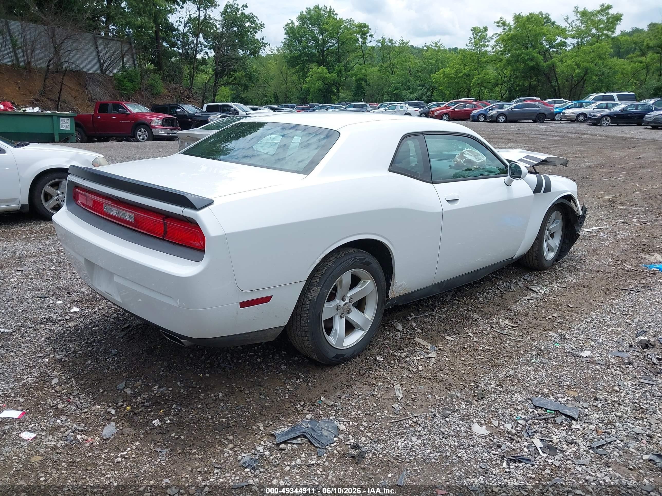 2014 Dodge Challenger Sxt White vin: 2C3CDYAG2EH126864