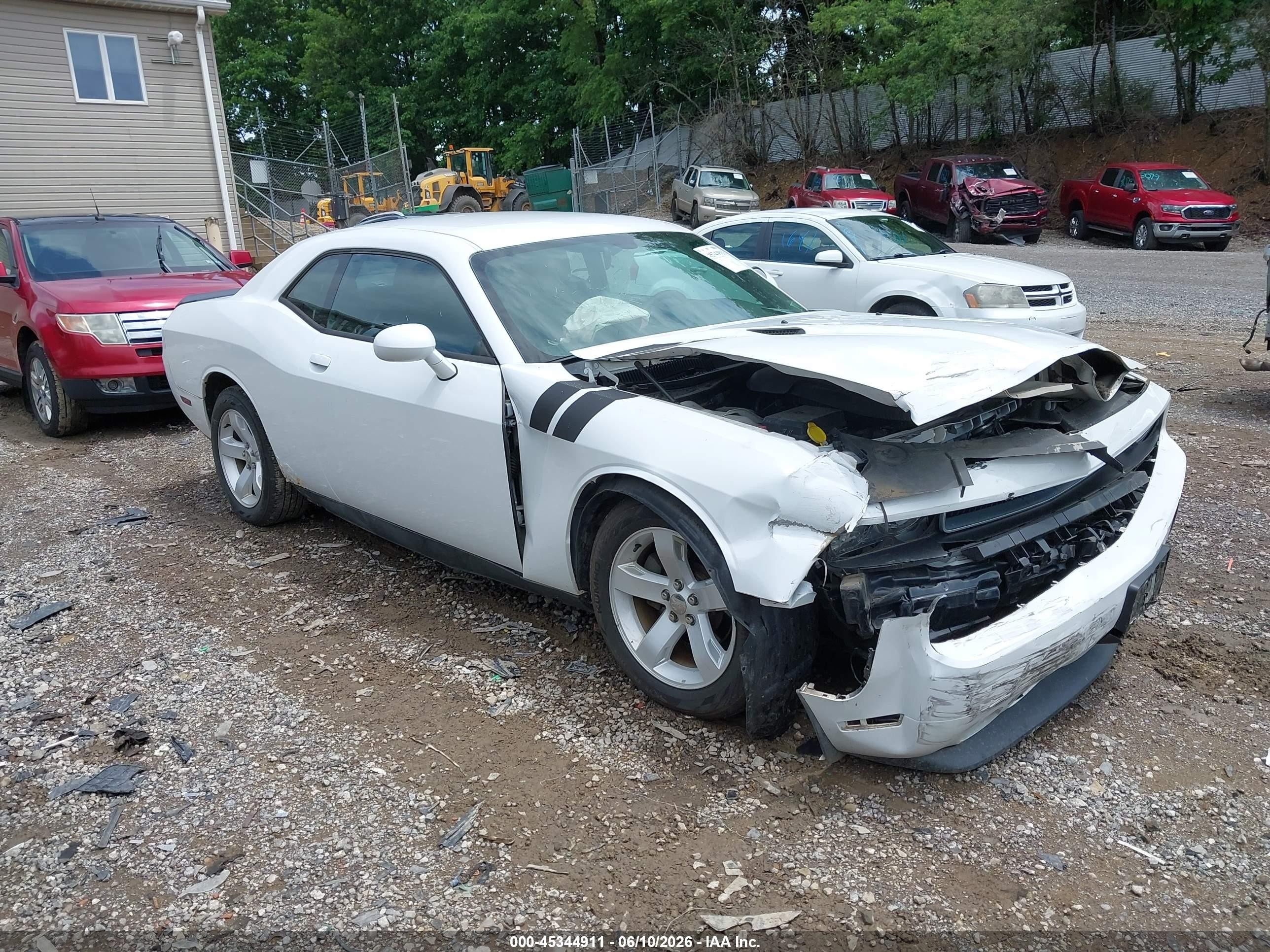 2014 Dodge Challenger Sxt White vin: 2C3CDYAG2EH126864
