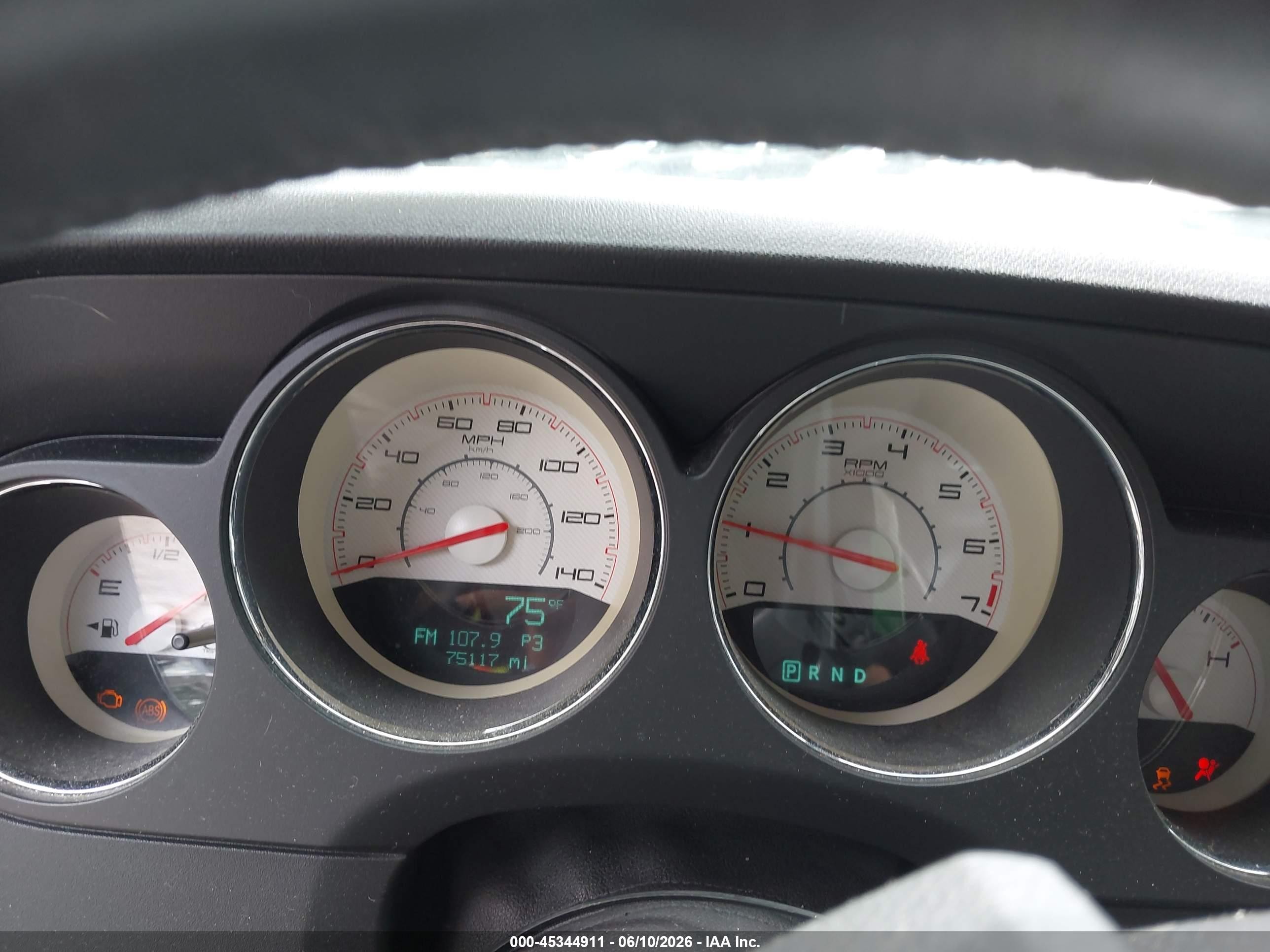 2014 Dodge Challenger Sxt White vin: 2C3CDYAG2EH126864