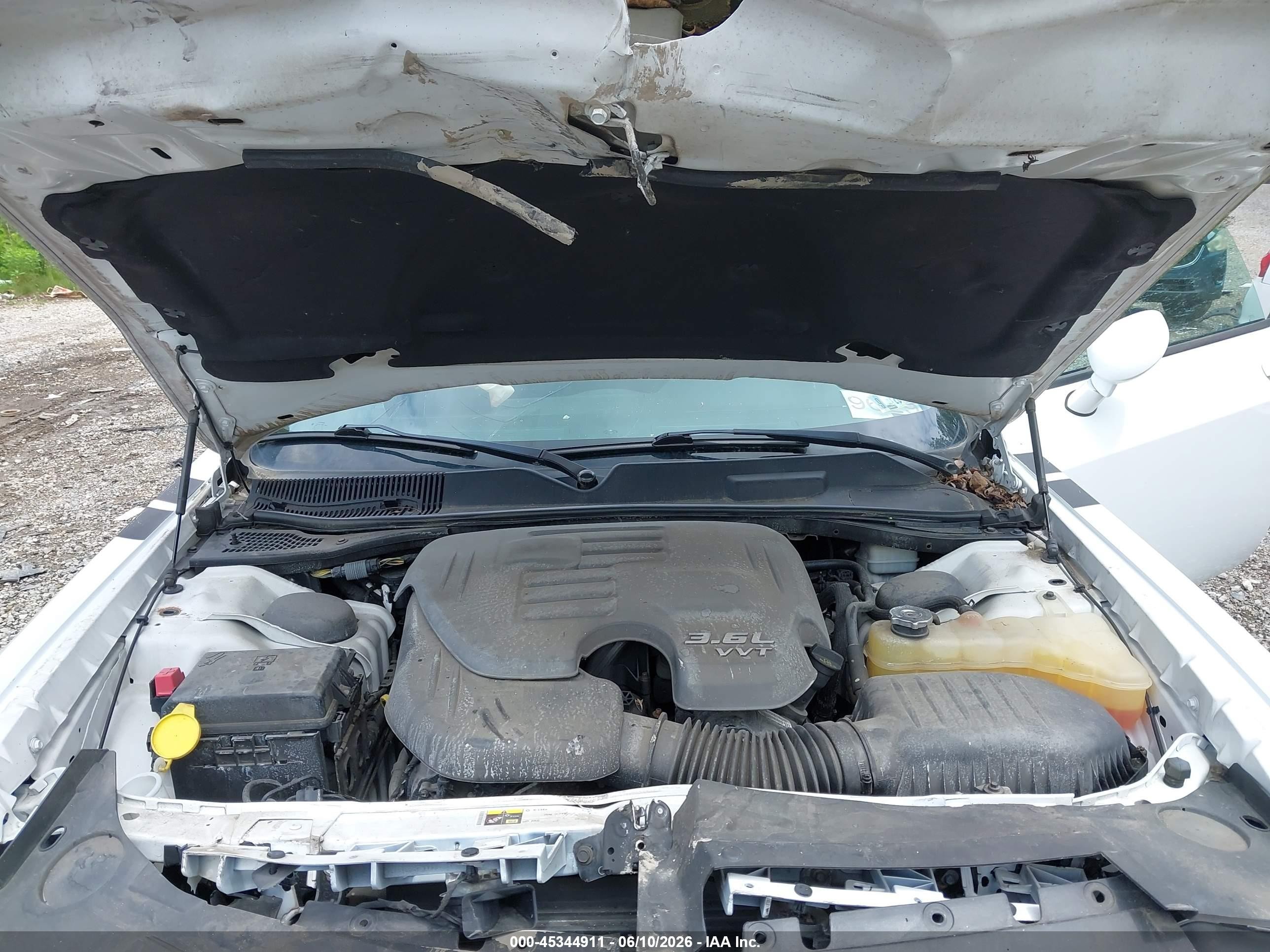 2014 Dodge Challenger Sxt White vin: 2C3CDYAG2EH126864